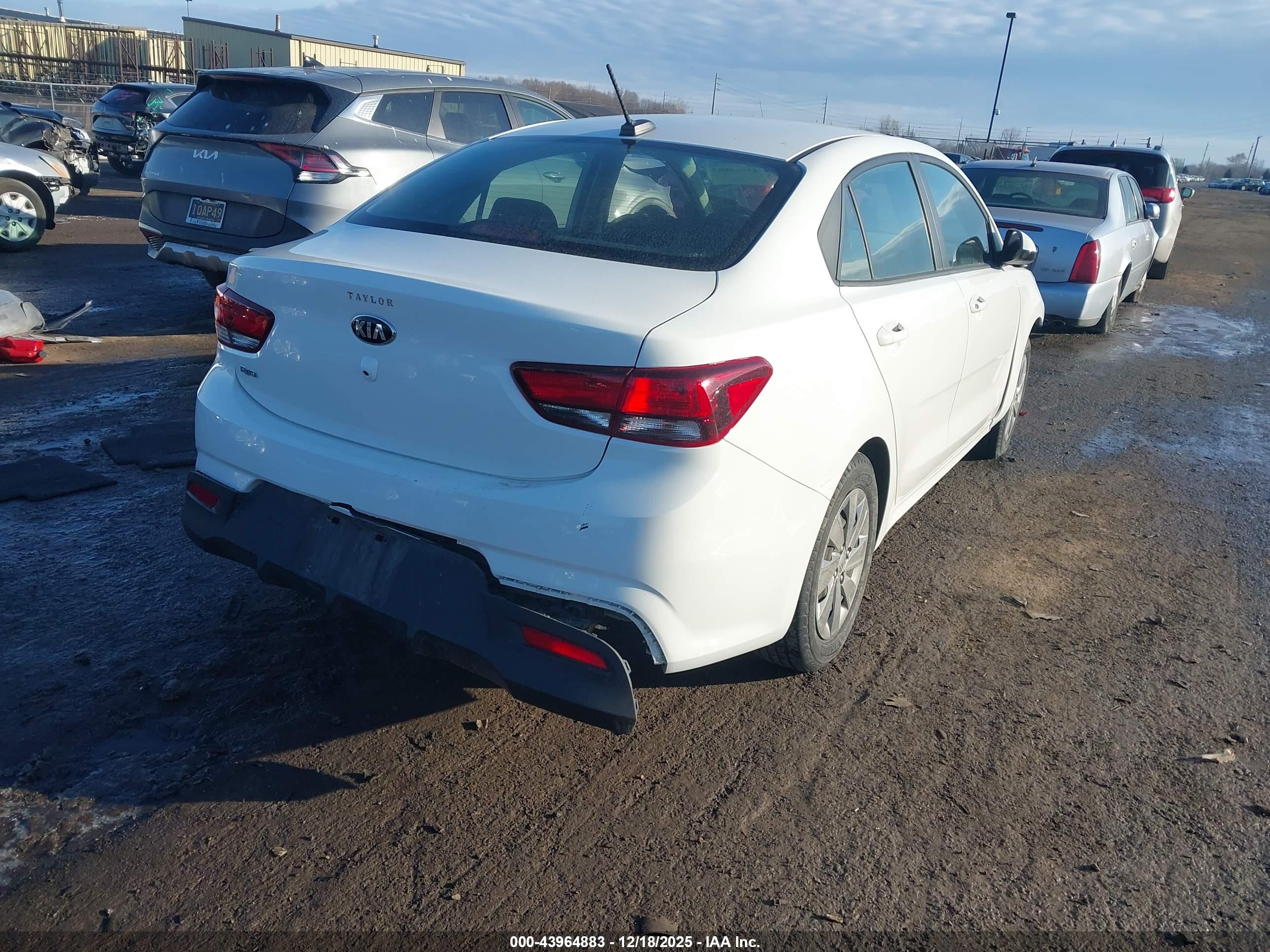 KIA RIO image 4