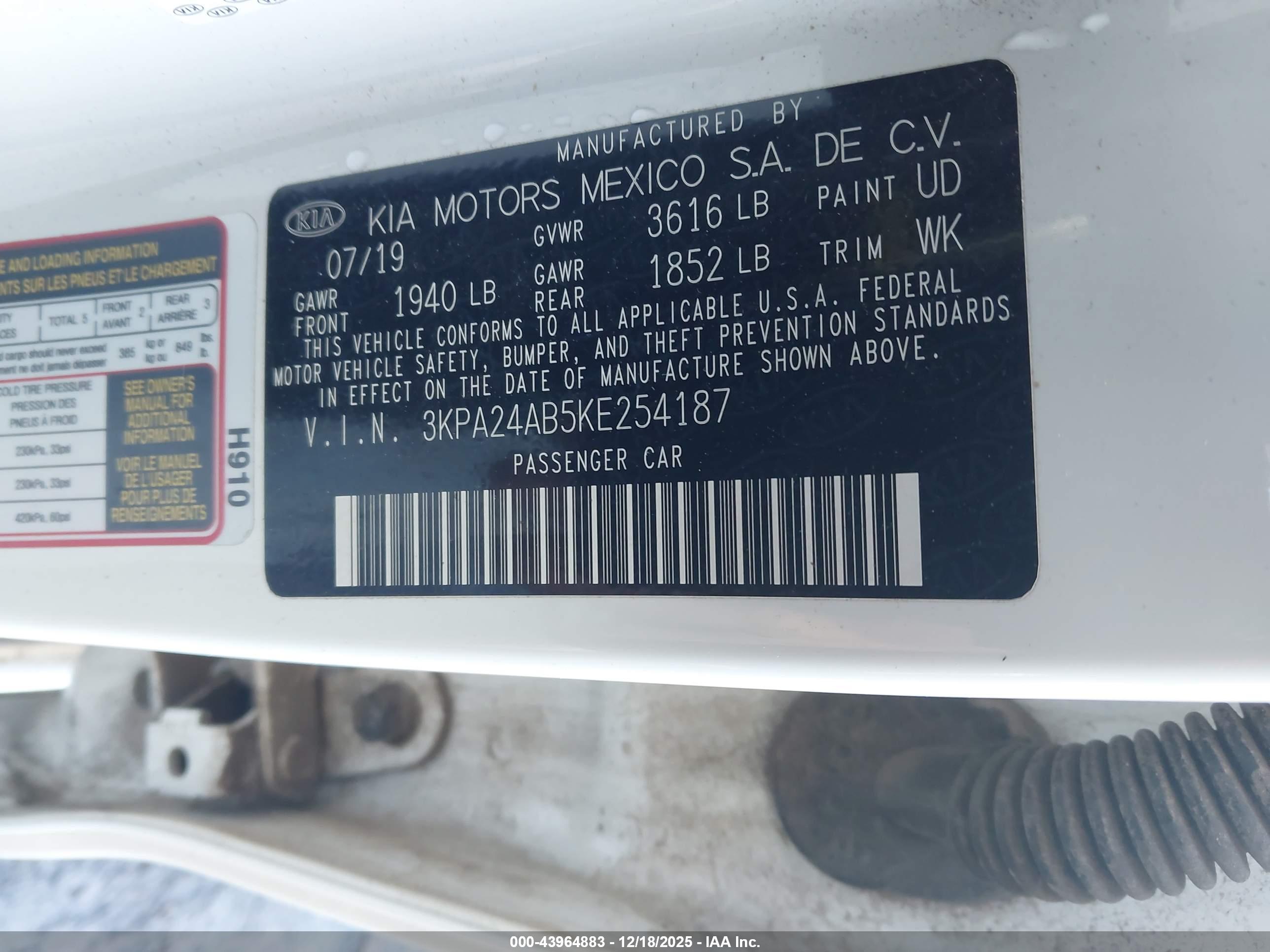 KIA RIO image 9