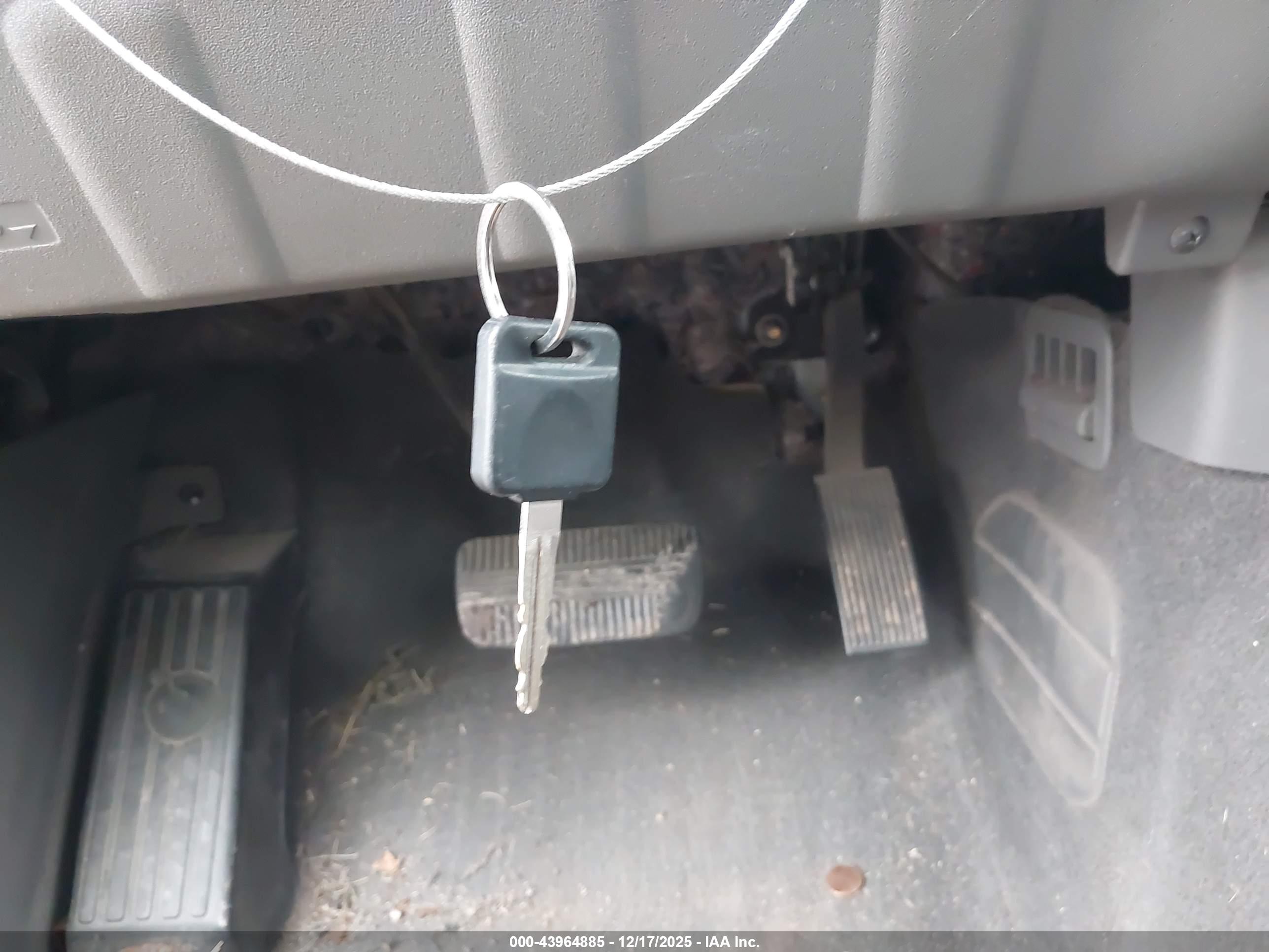 NISSAN FRONTIER image 11