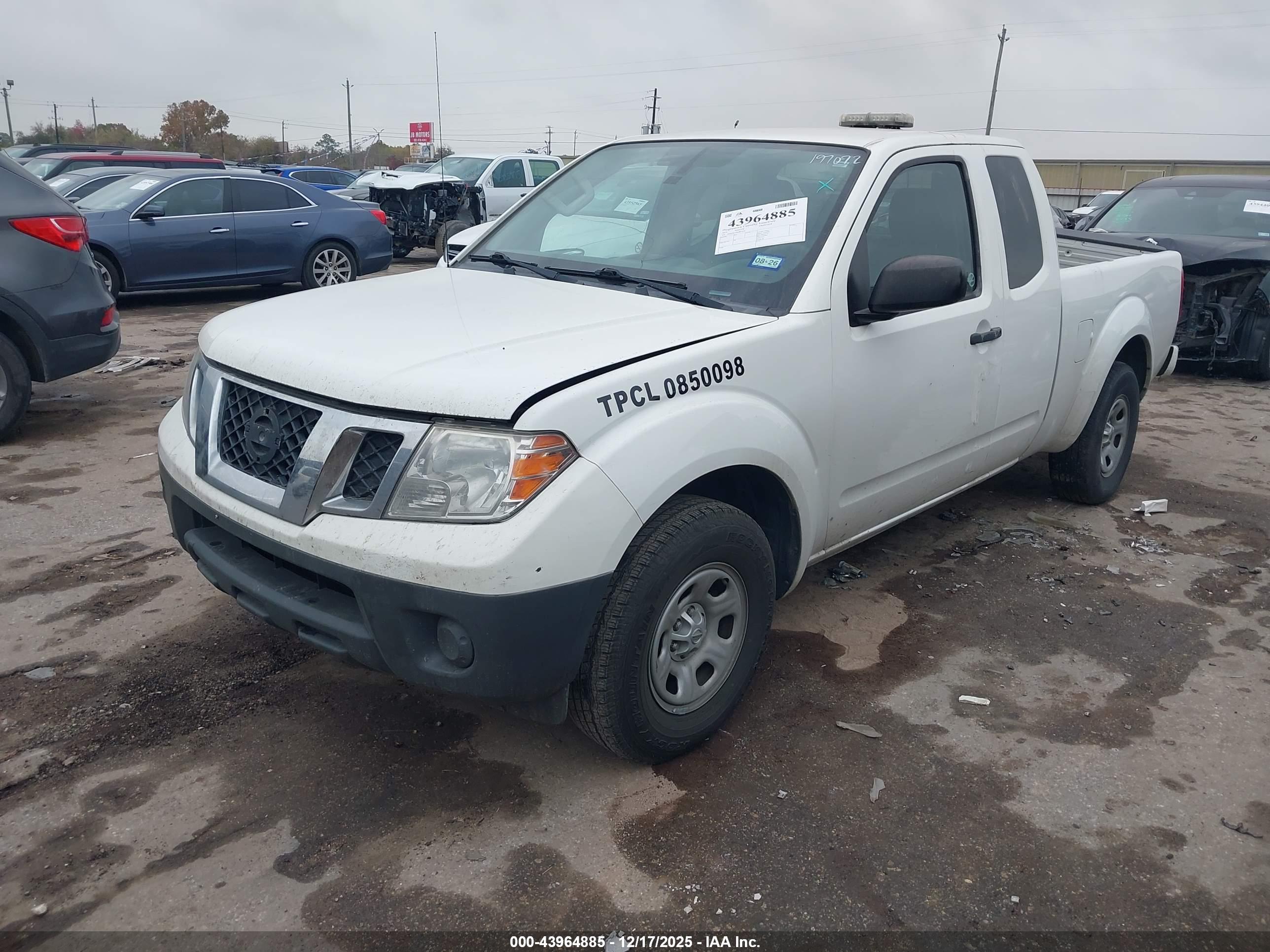NISSAN FRONTIER image 2