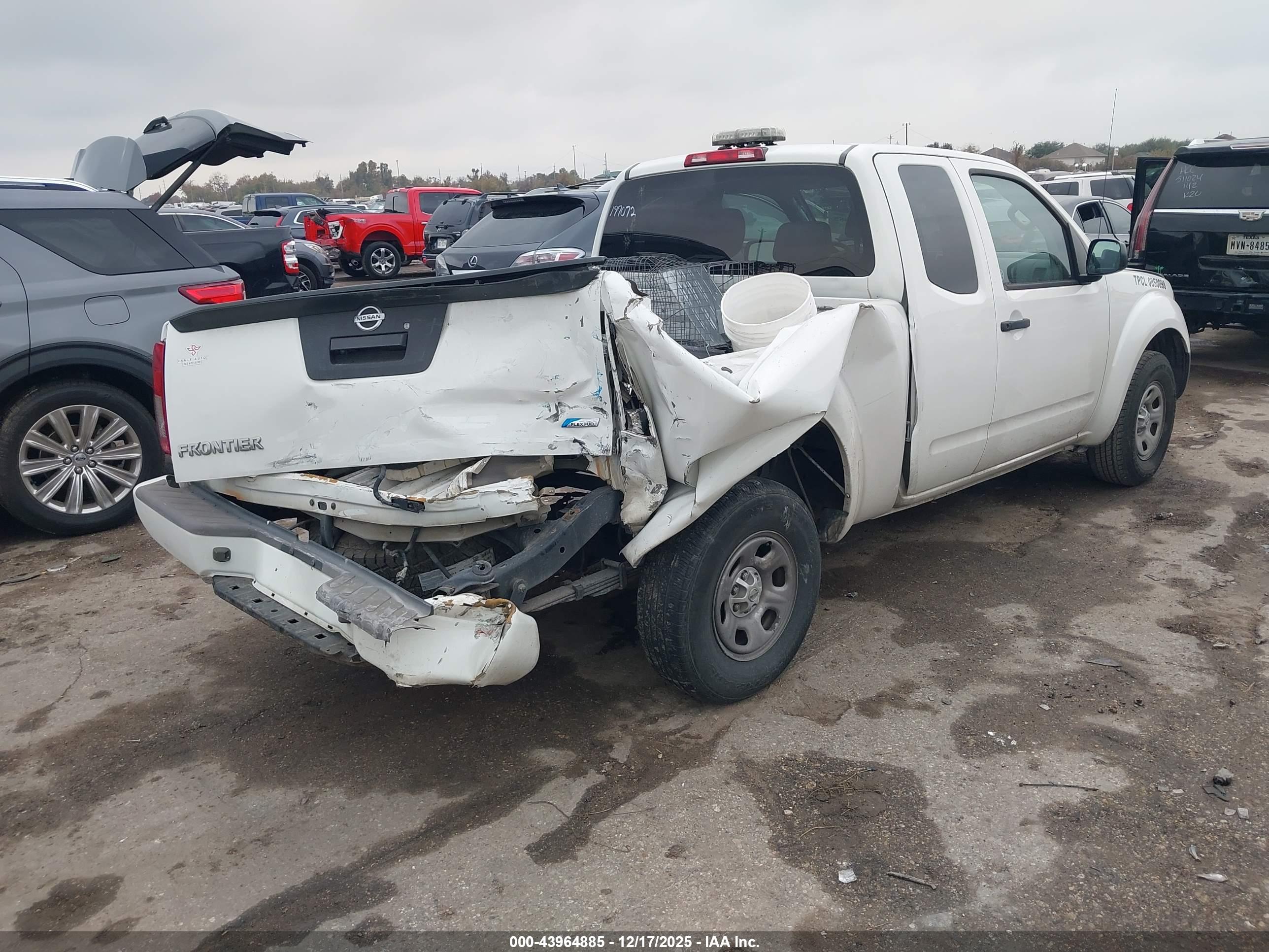 NISSAN FRONTIER image 4