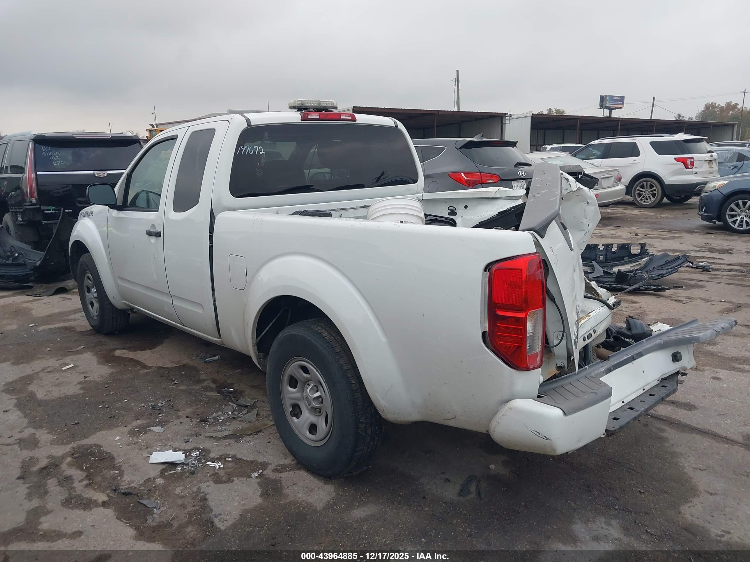 NISSAN FRONTIER image 6