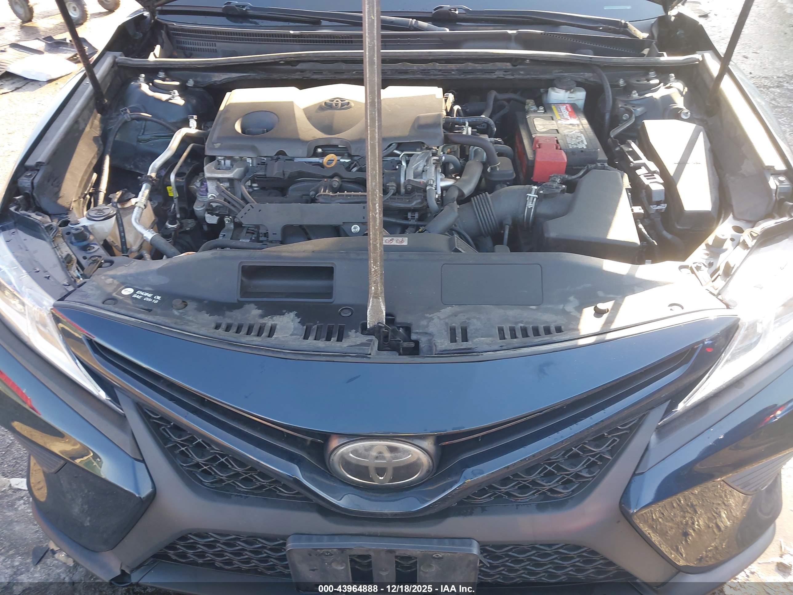TOYOTA CAMRY image 10
