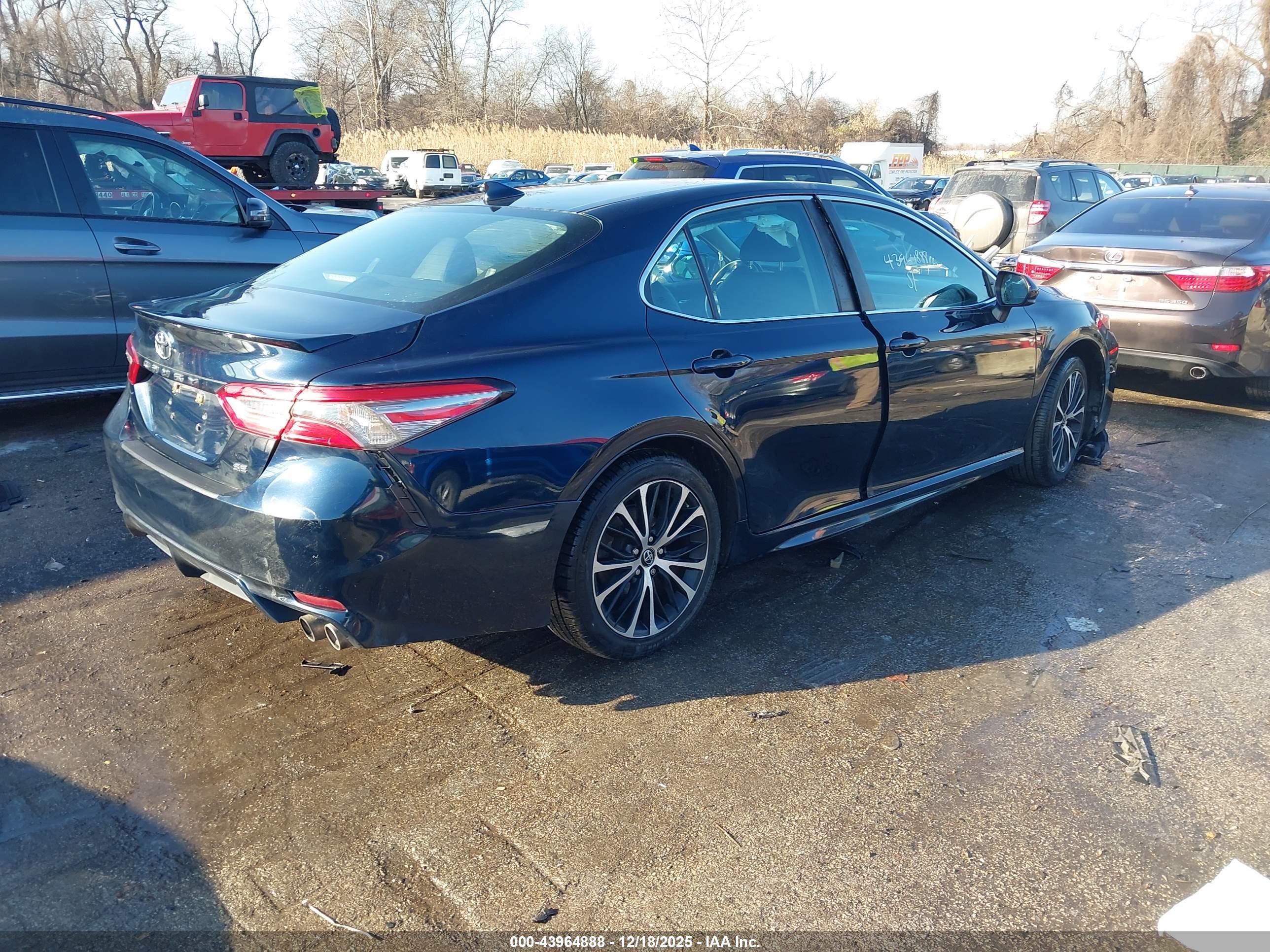 TOYOTA CAMRY image 4
