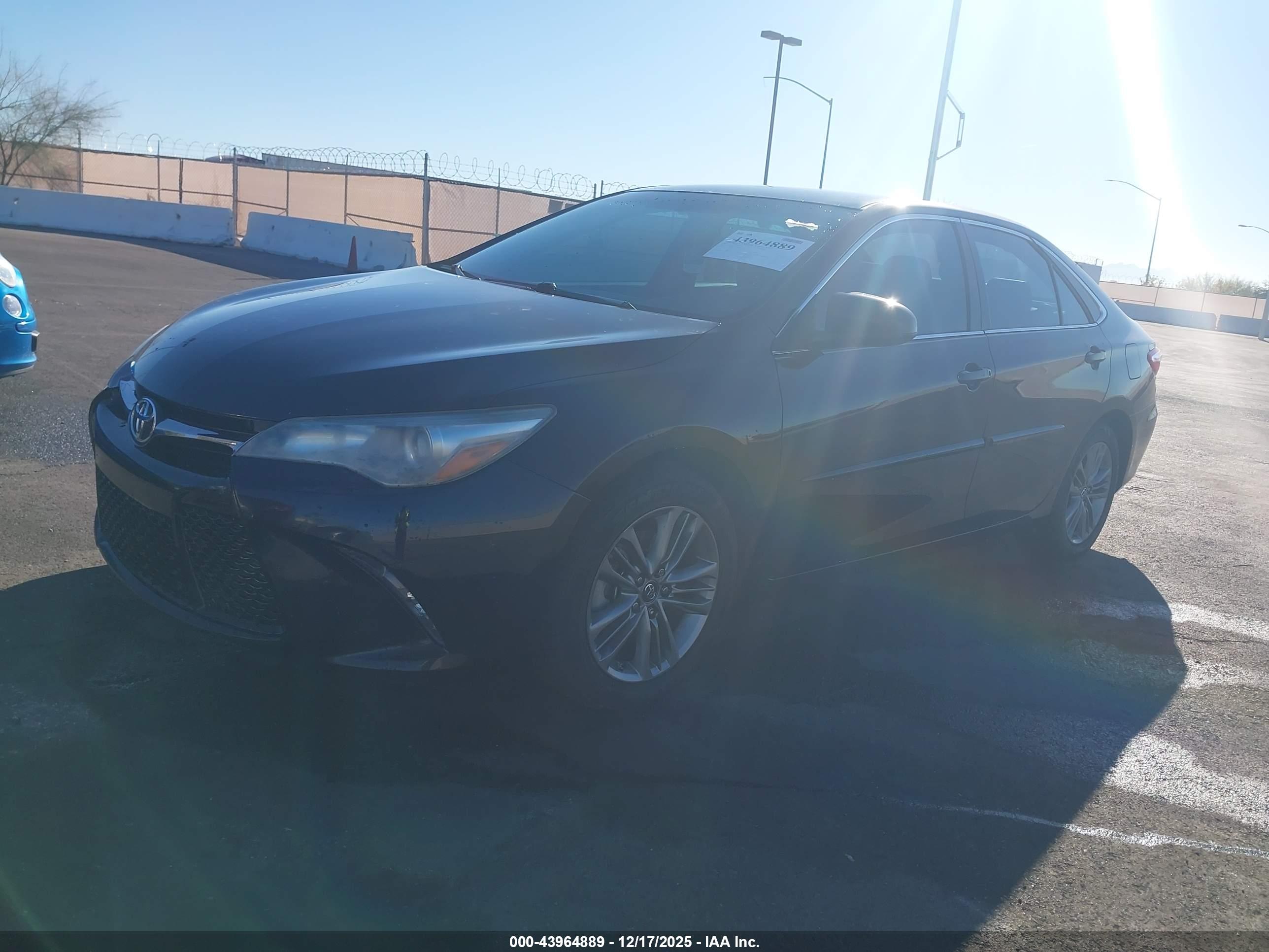 TOYOTA CAMRY image 2