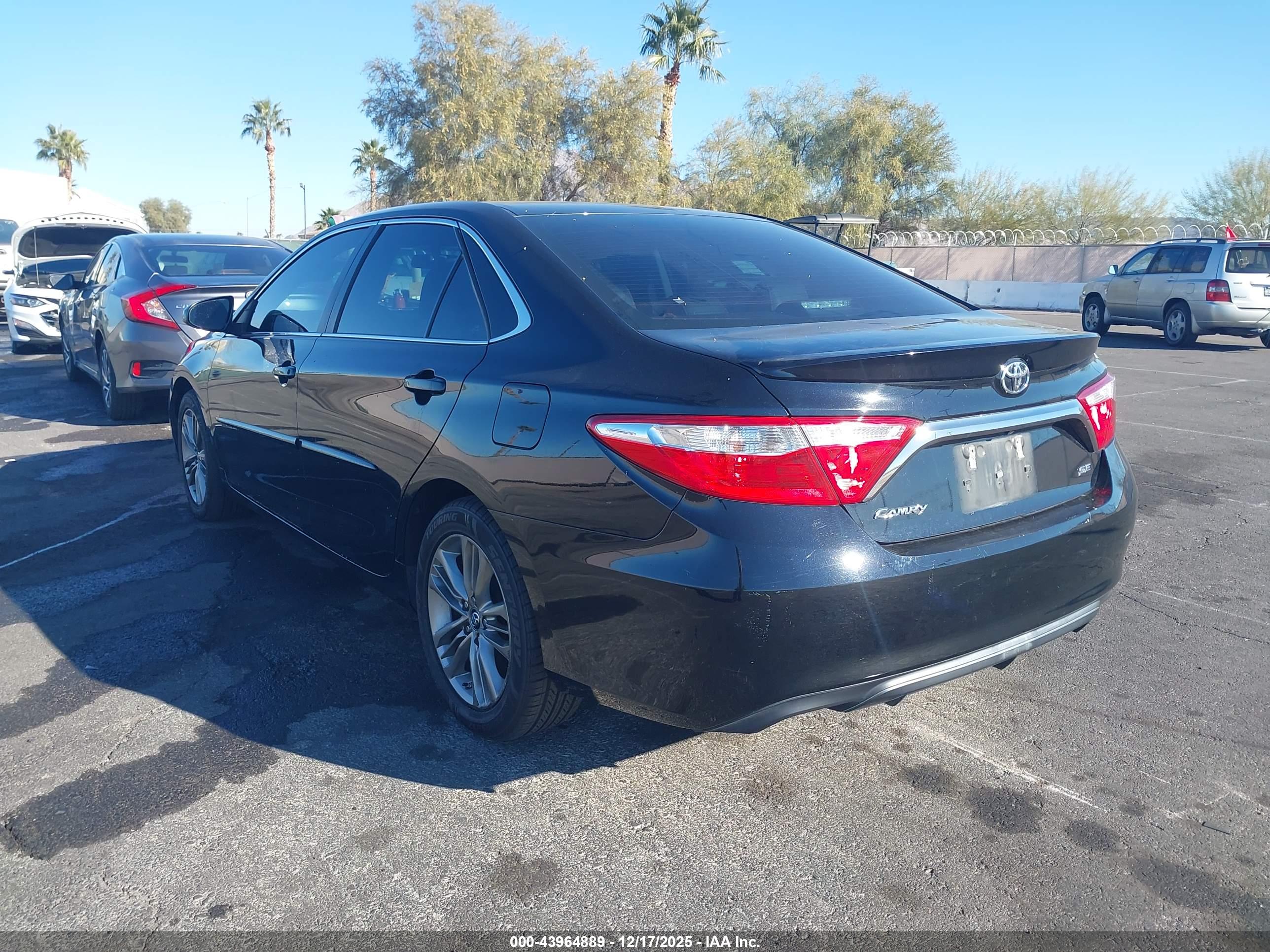 TOYOTA CAMRY image 3