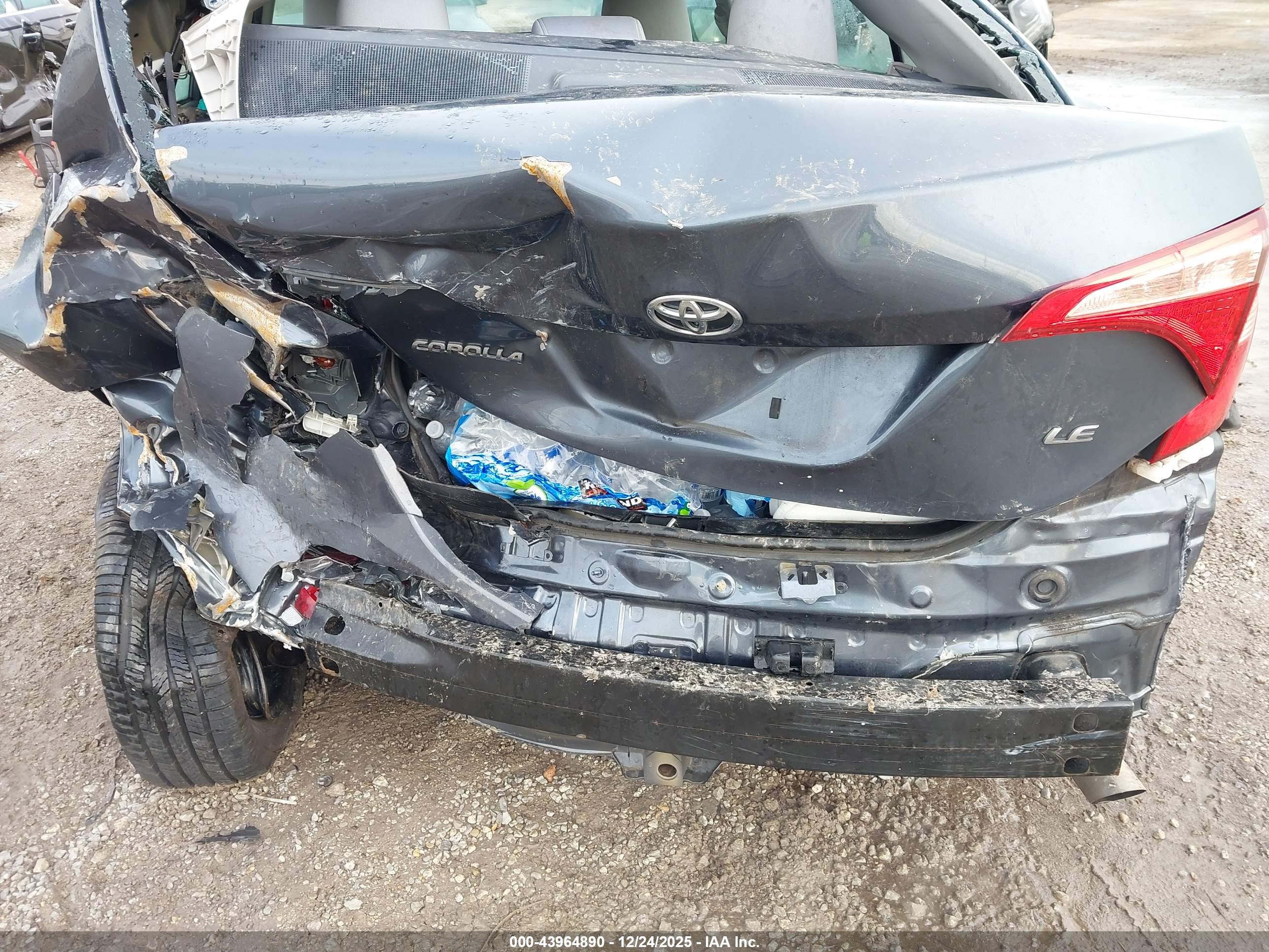 TOYOTA COROLLA image 6