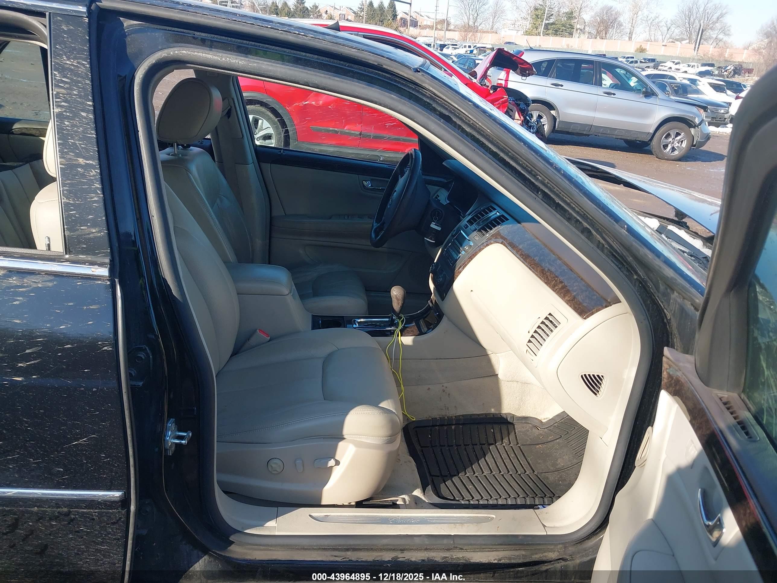 CADILLAC DTS image 5
