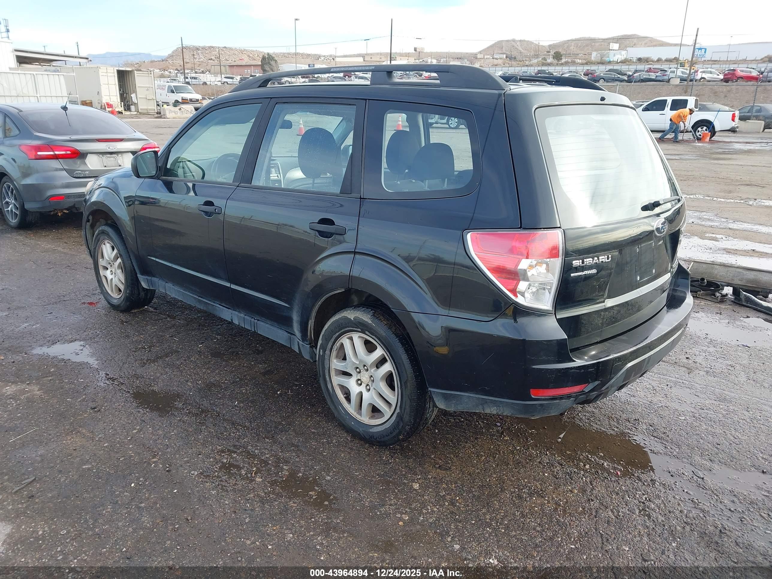 SUBARU FORESTER image 3