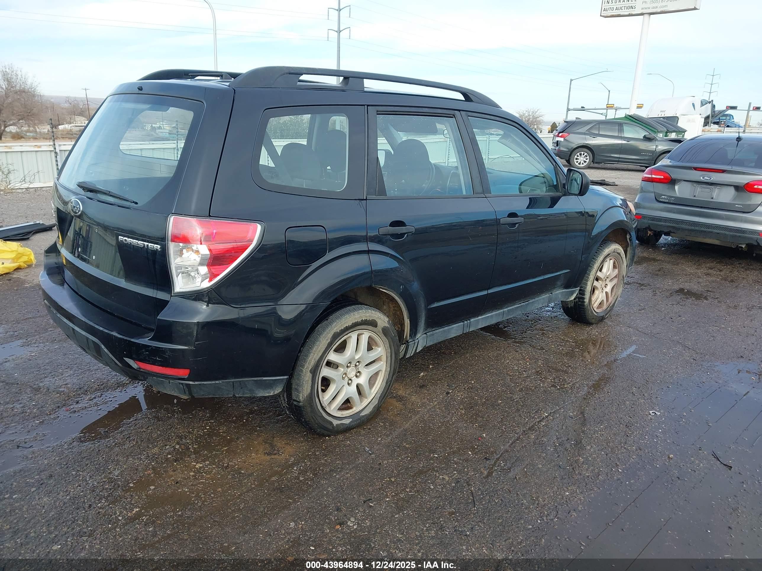 SUBARU FORESTER image 4