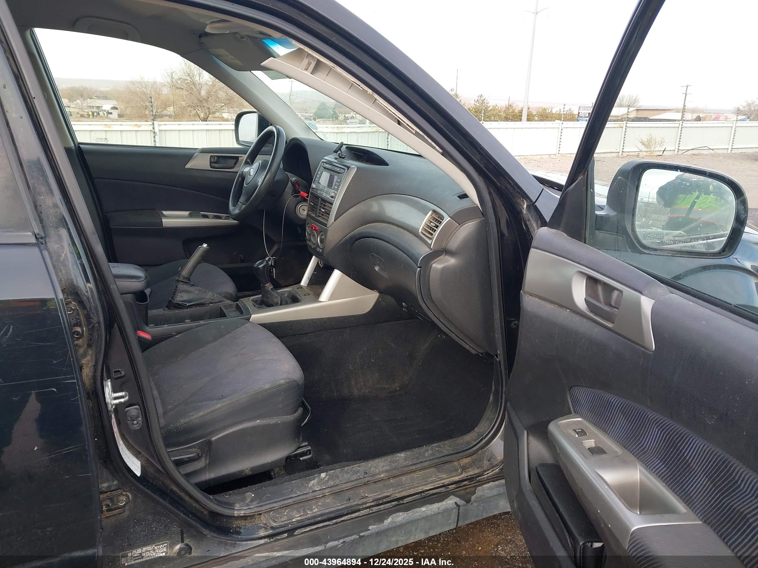 SUBARU FORESTER image 5