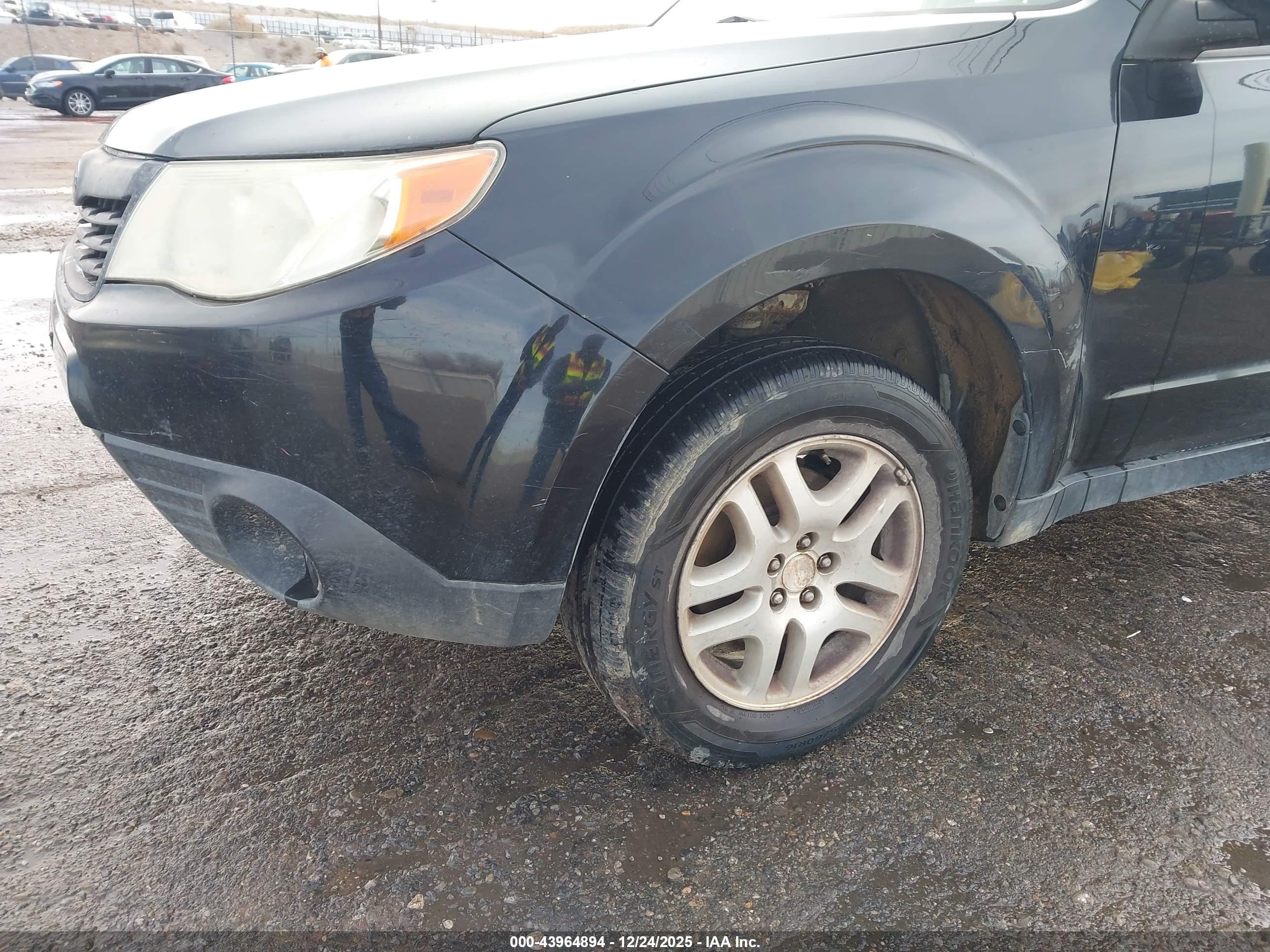 SUBARU FORESTER image 6