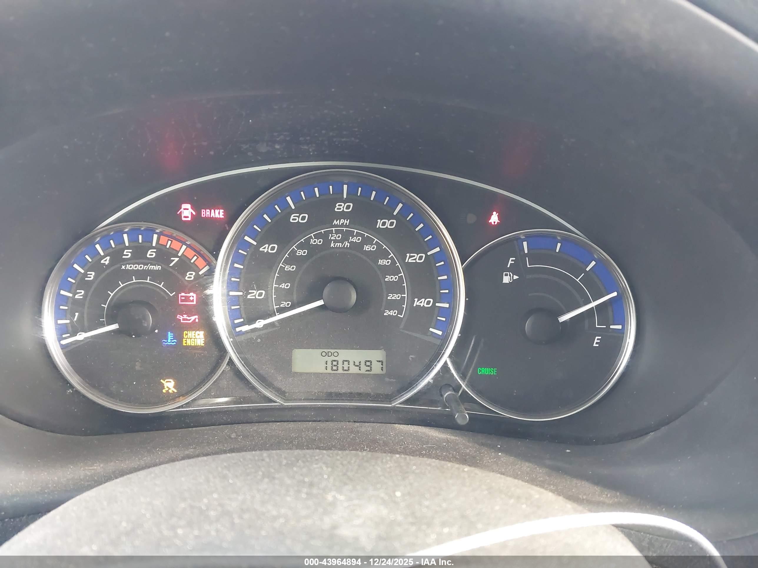 SUBARU FORESTER image 7