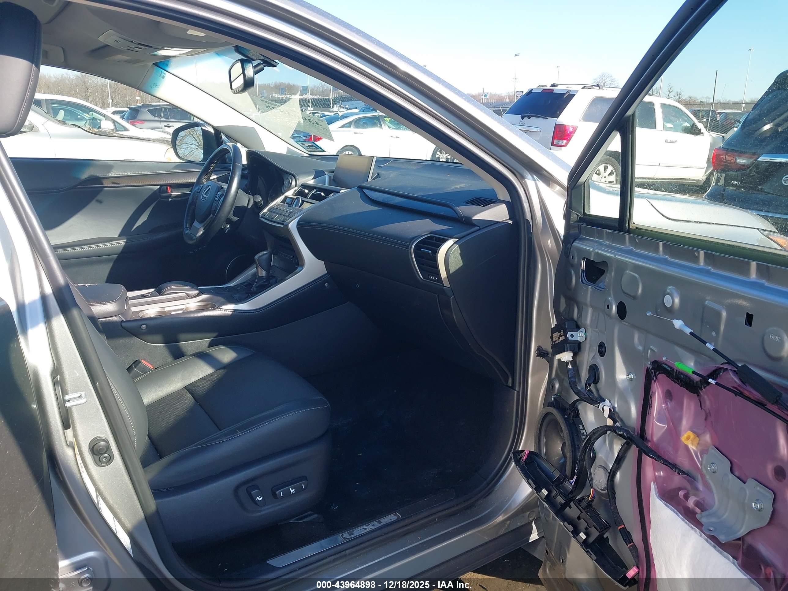 LEXUS NX image 5