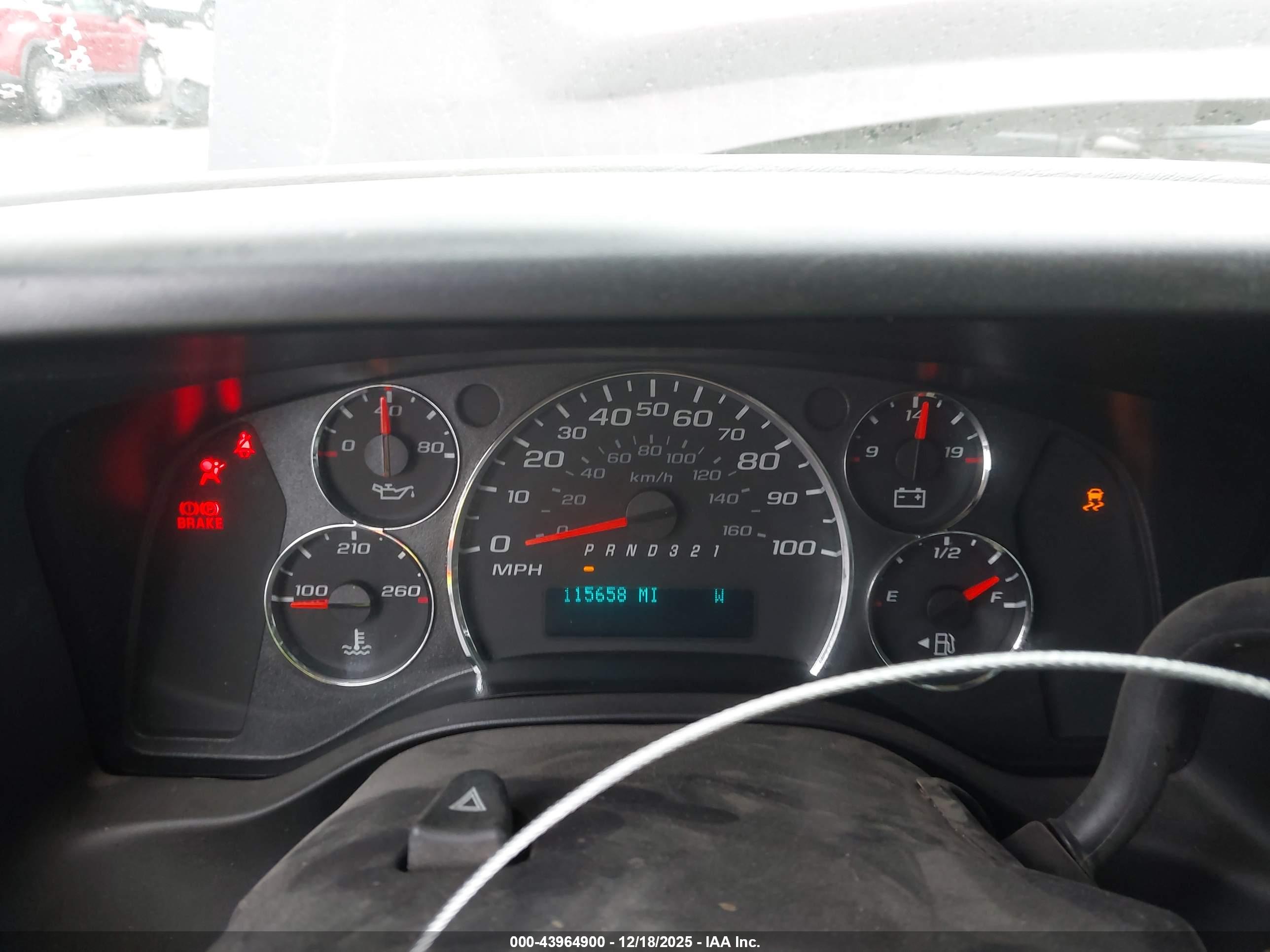 CHEVROLET EXPRESS image 7