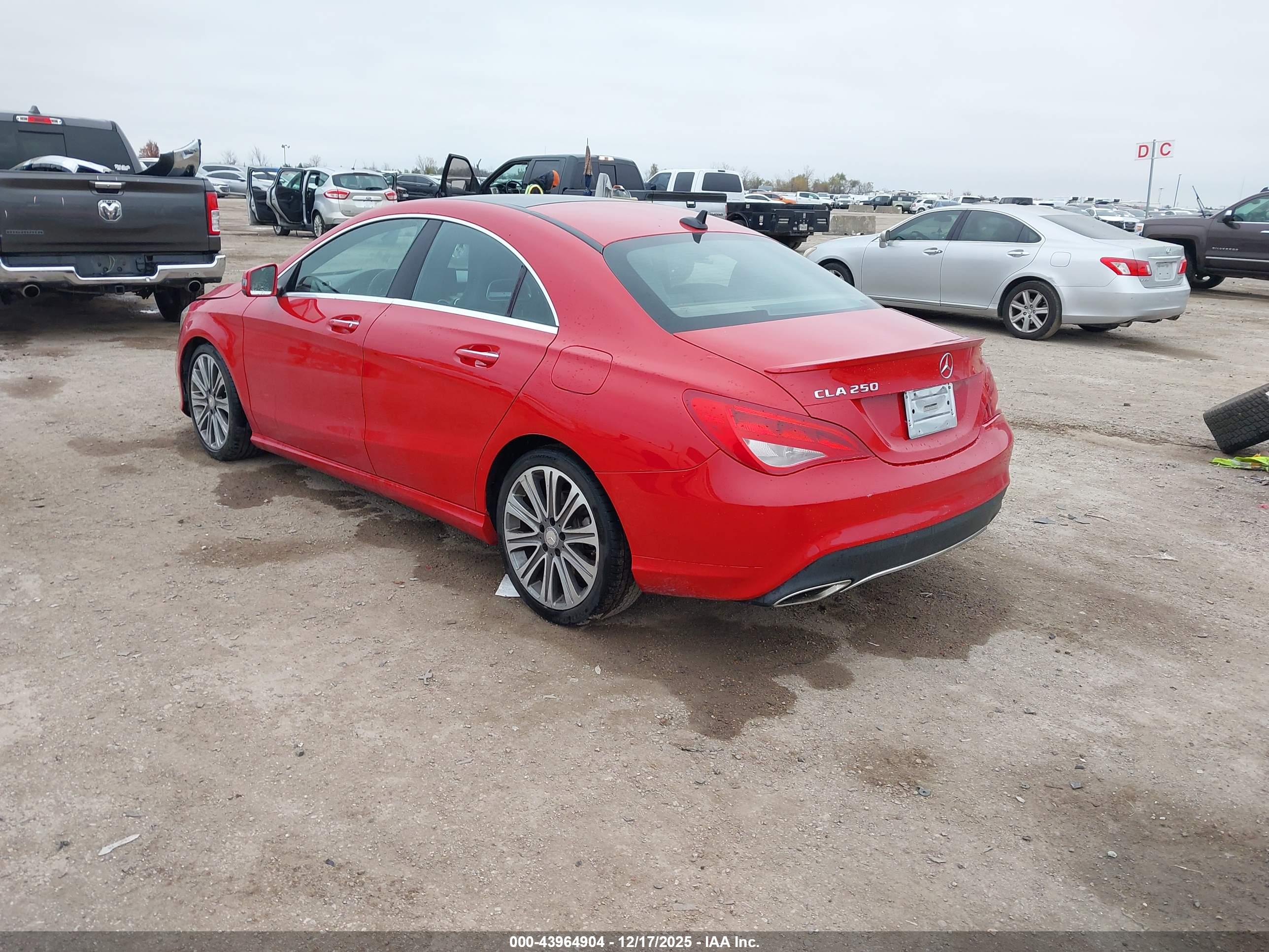 MERCEDES-BENZ CLA image 3