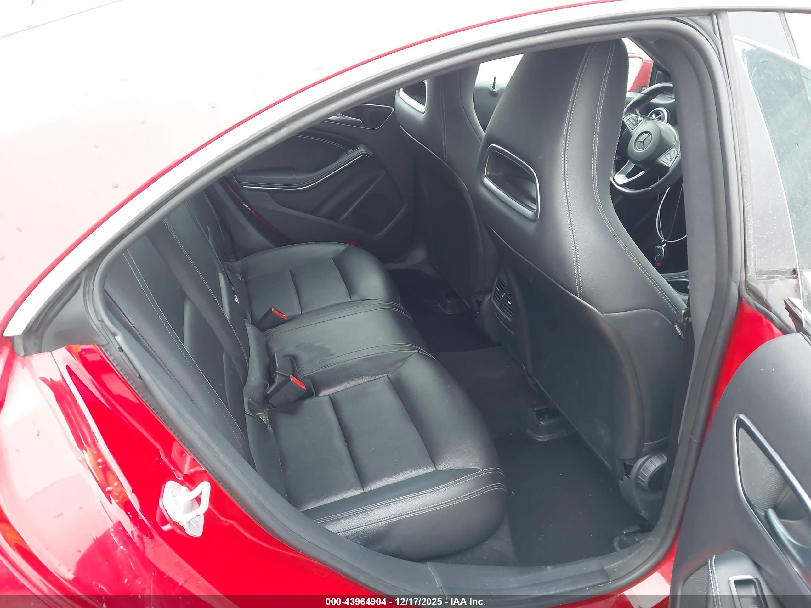 MERCEDES-BENZ CLA image 8