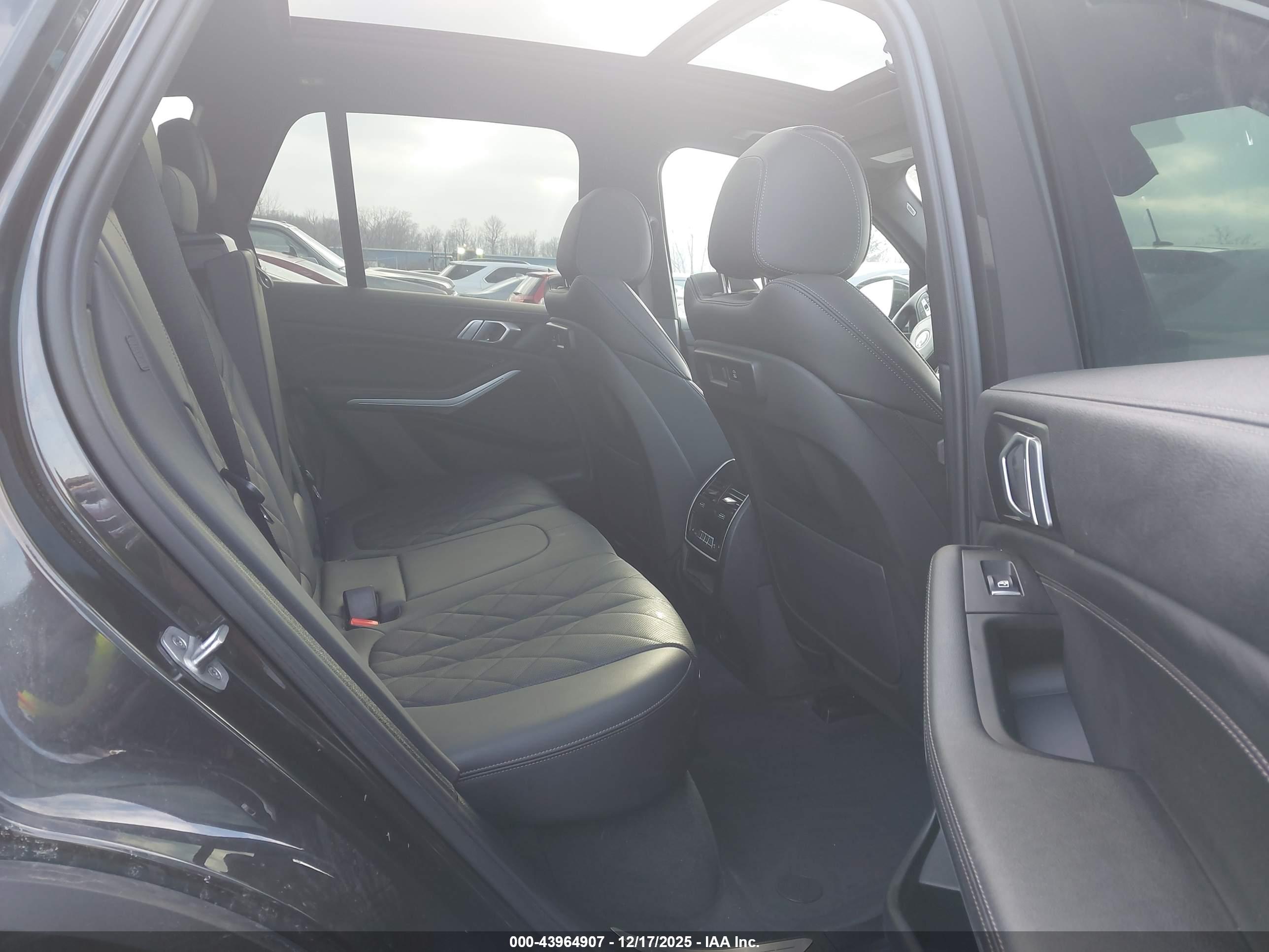 BMW X5 image 8