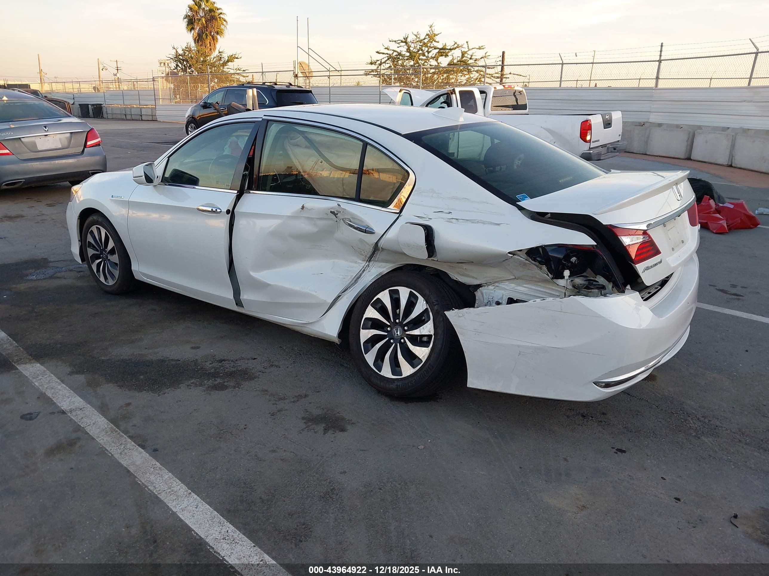 HONDA ACCORD image 3