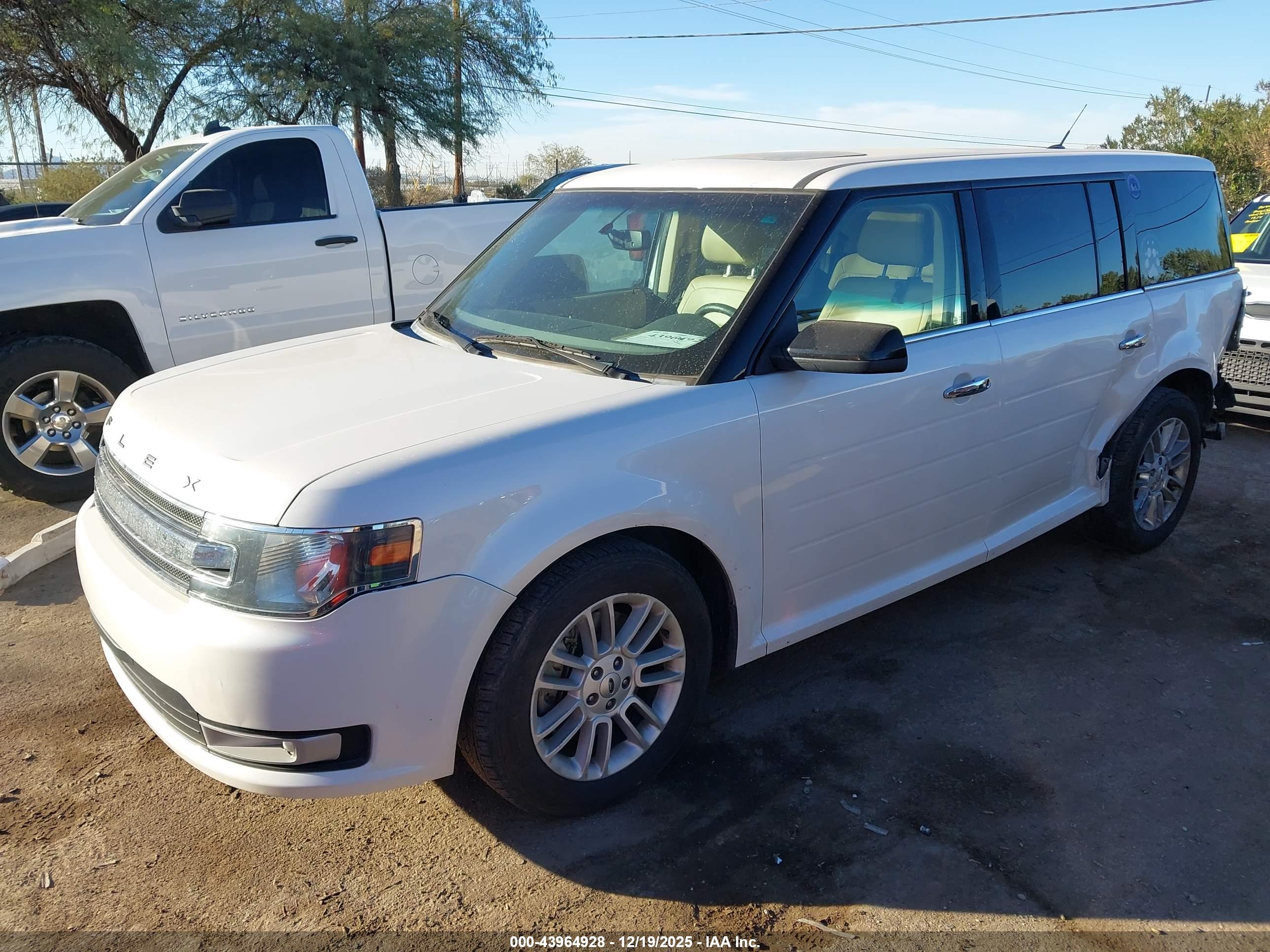 FORD FLEX image 2