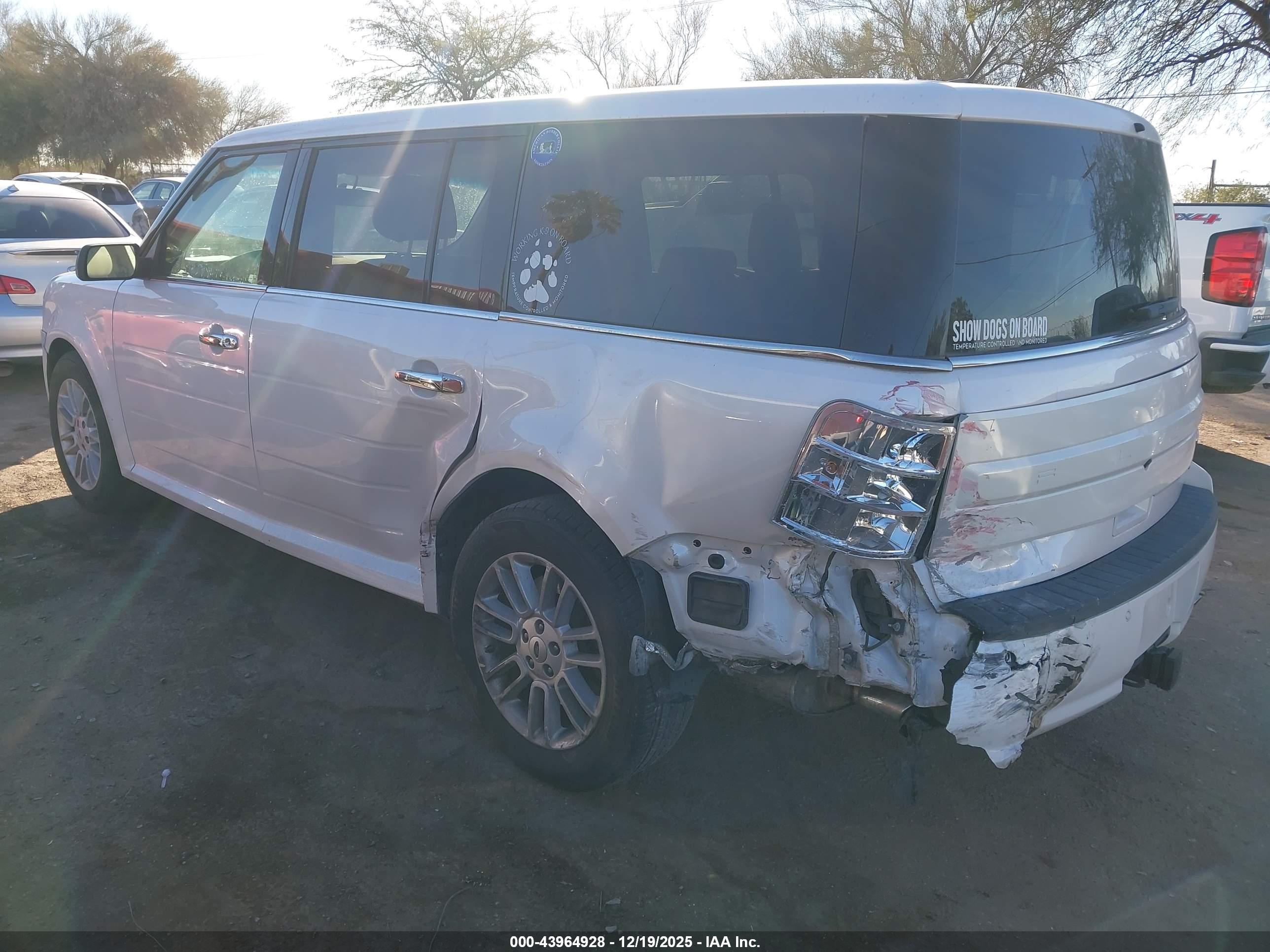 FORD FLEX image 3