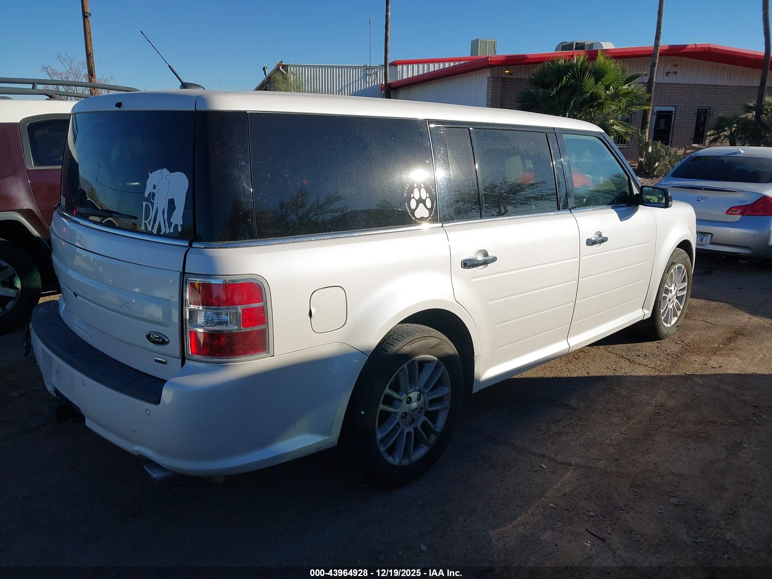 FORD FLEX image 4