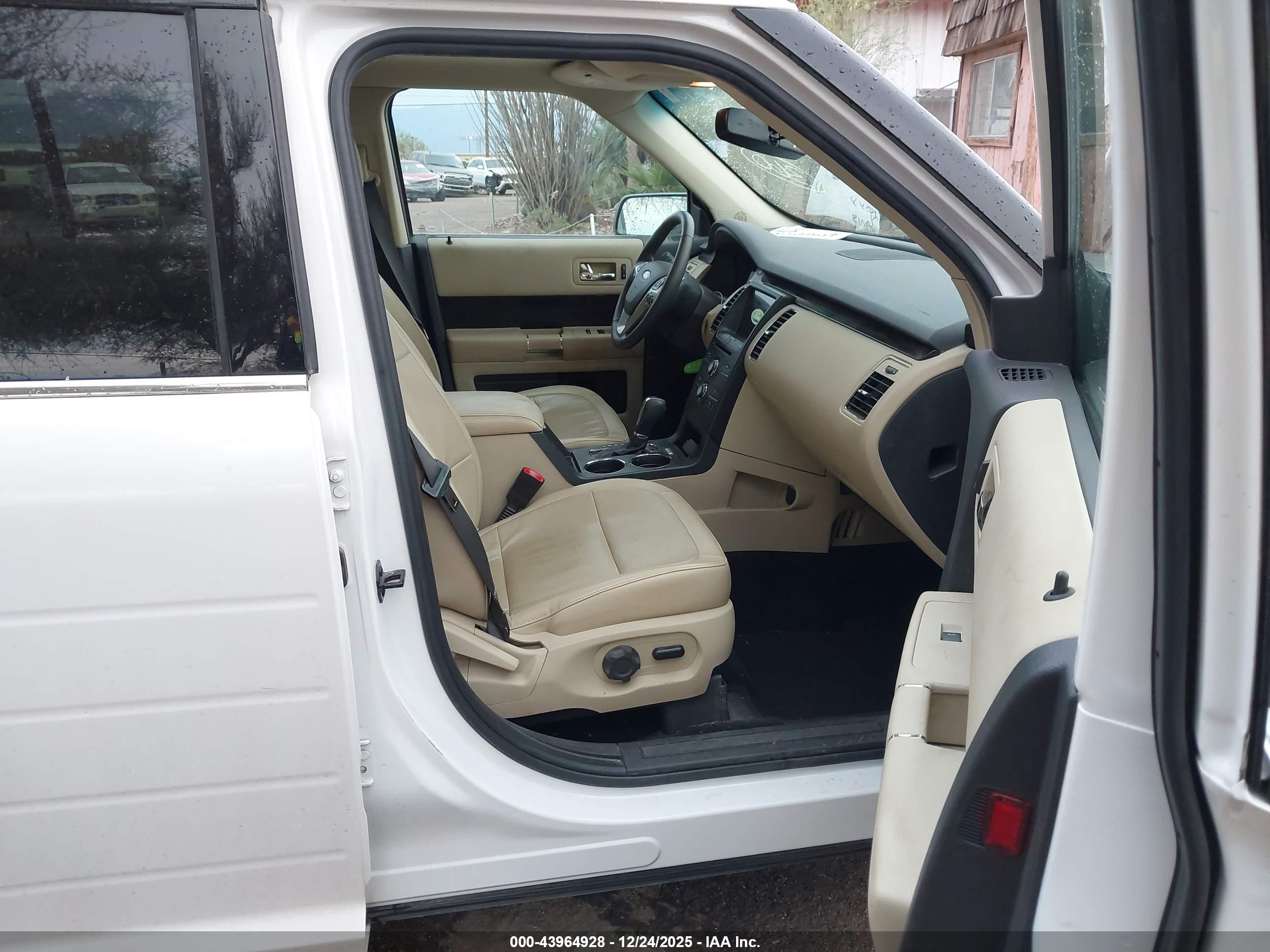 FORD FLEX image 5