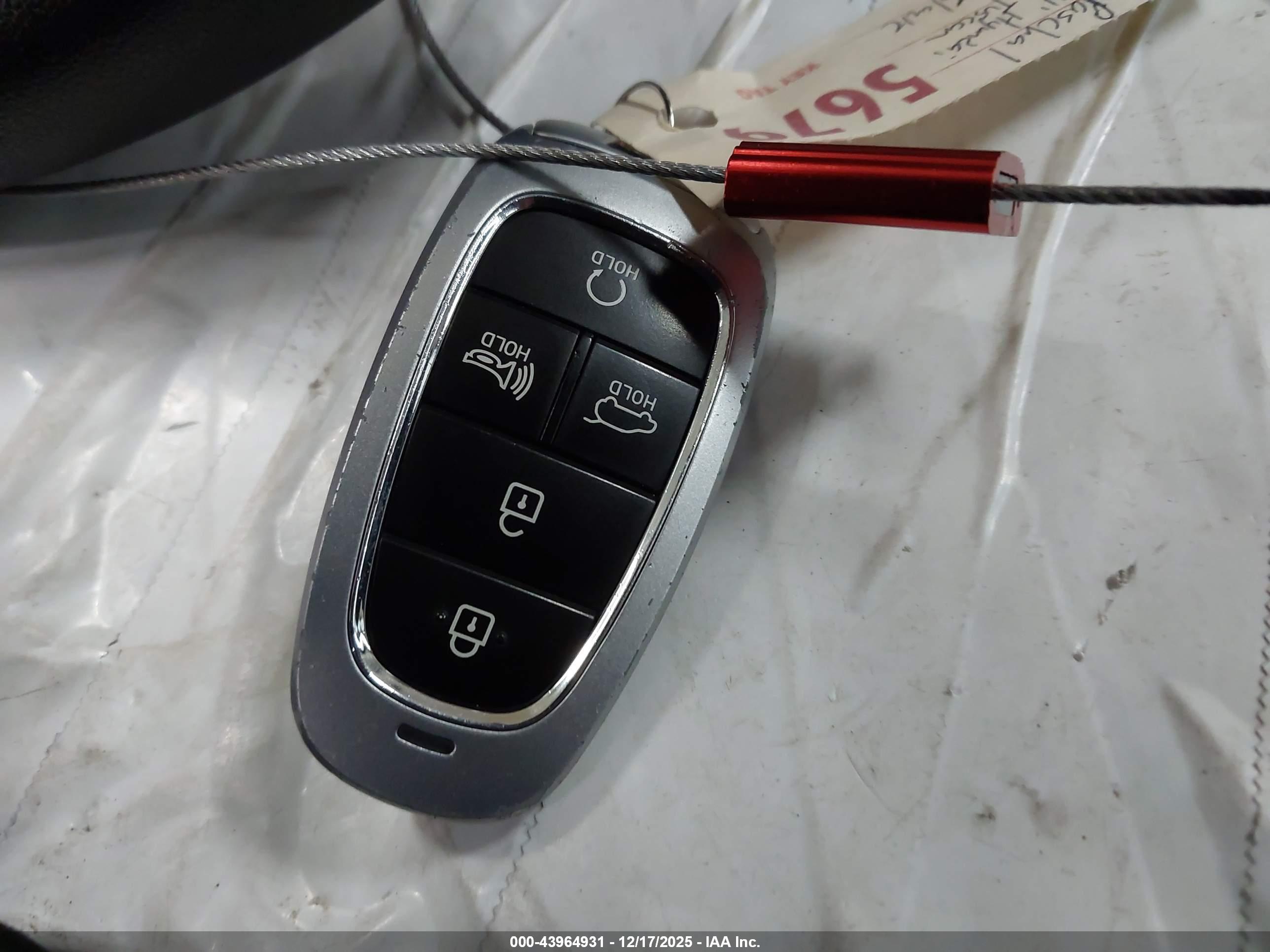HYUNDAI TUCSON image 11