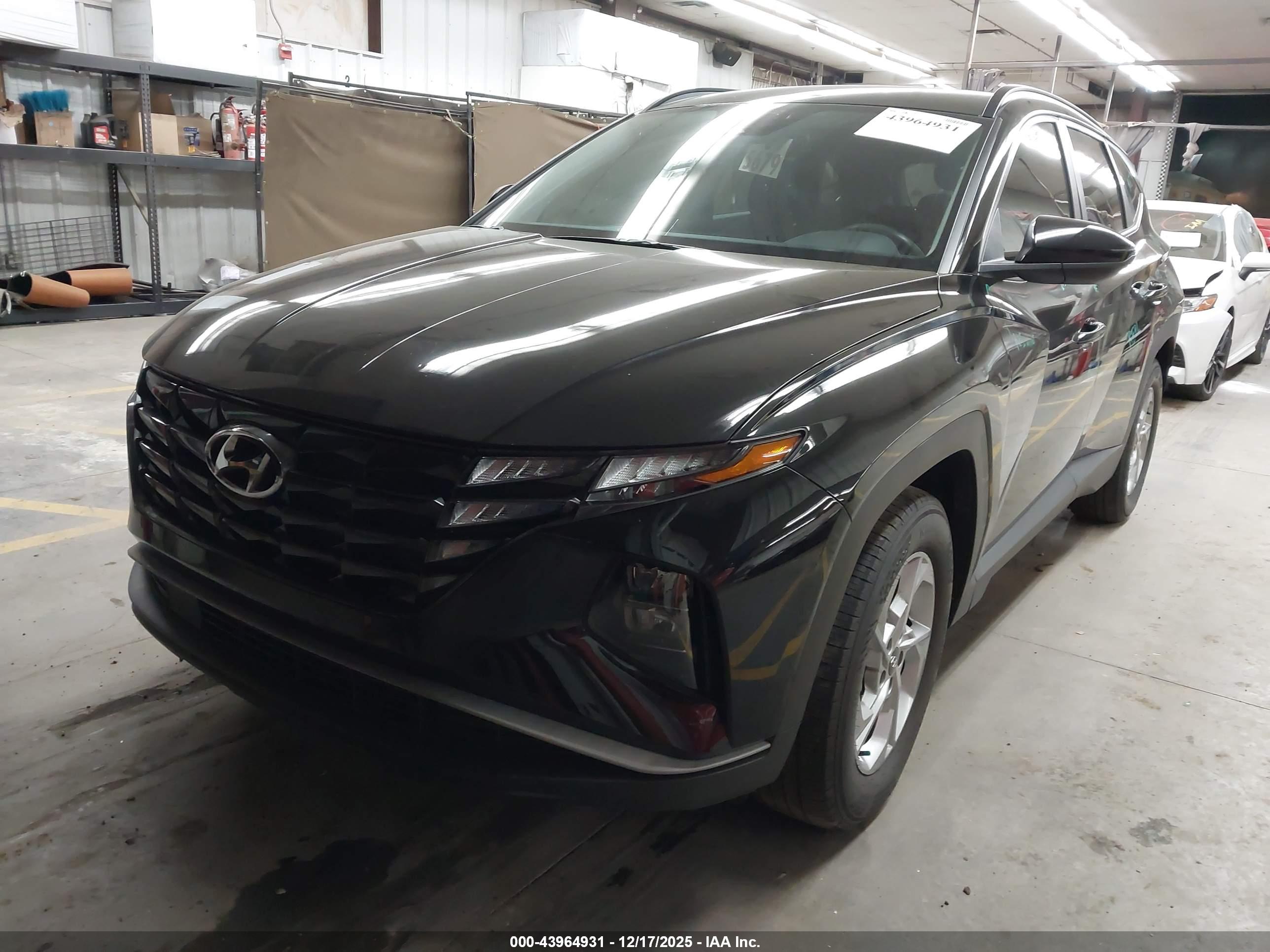 HYUNDAI TUCSON image 2