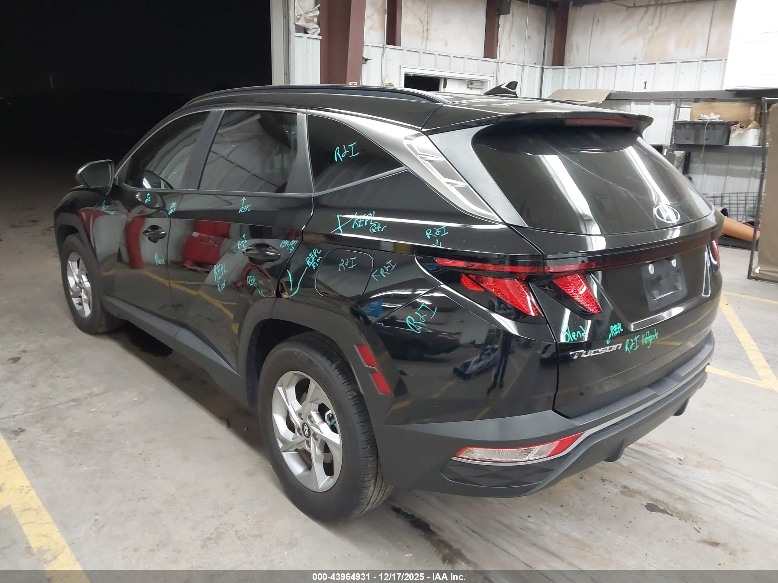 HYUNDAI TUCSON image 3