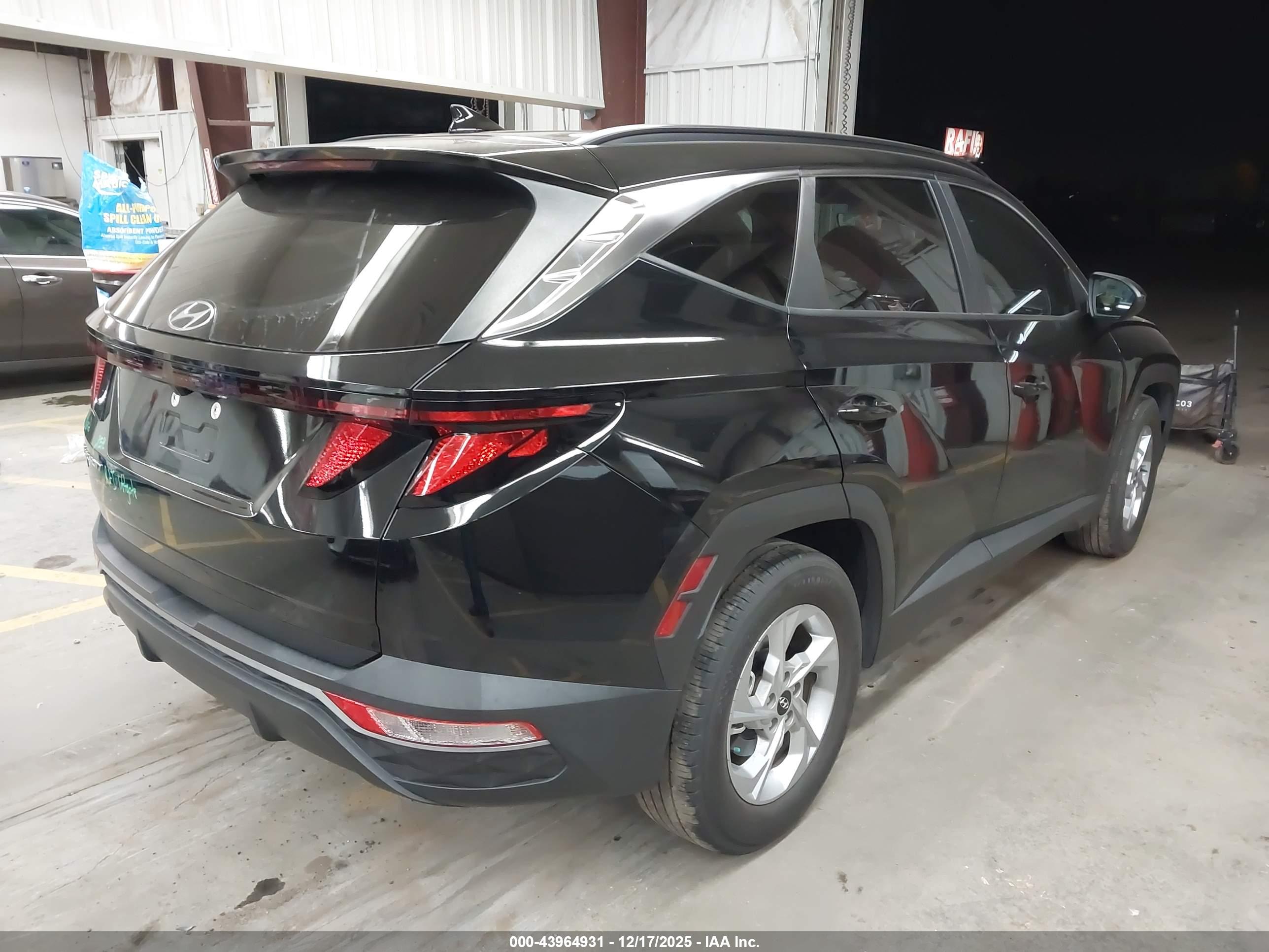 HYUNDAI TUCSON image 4