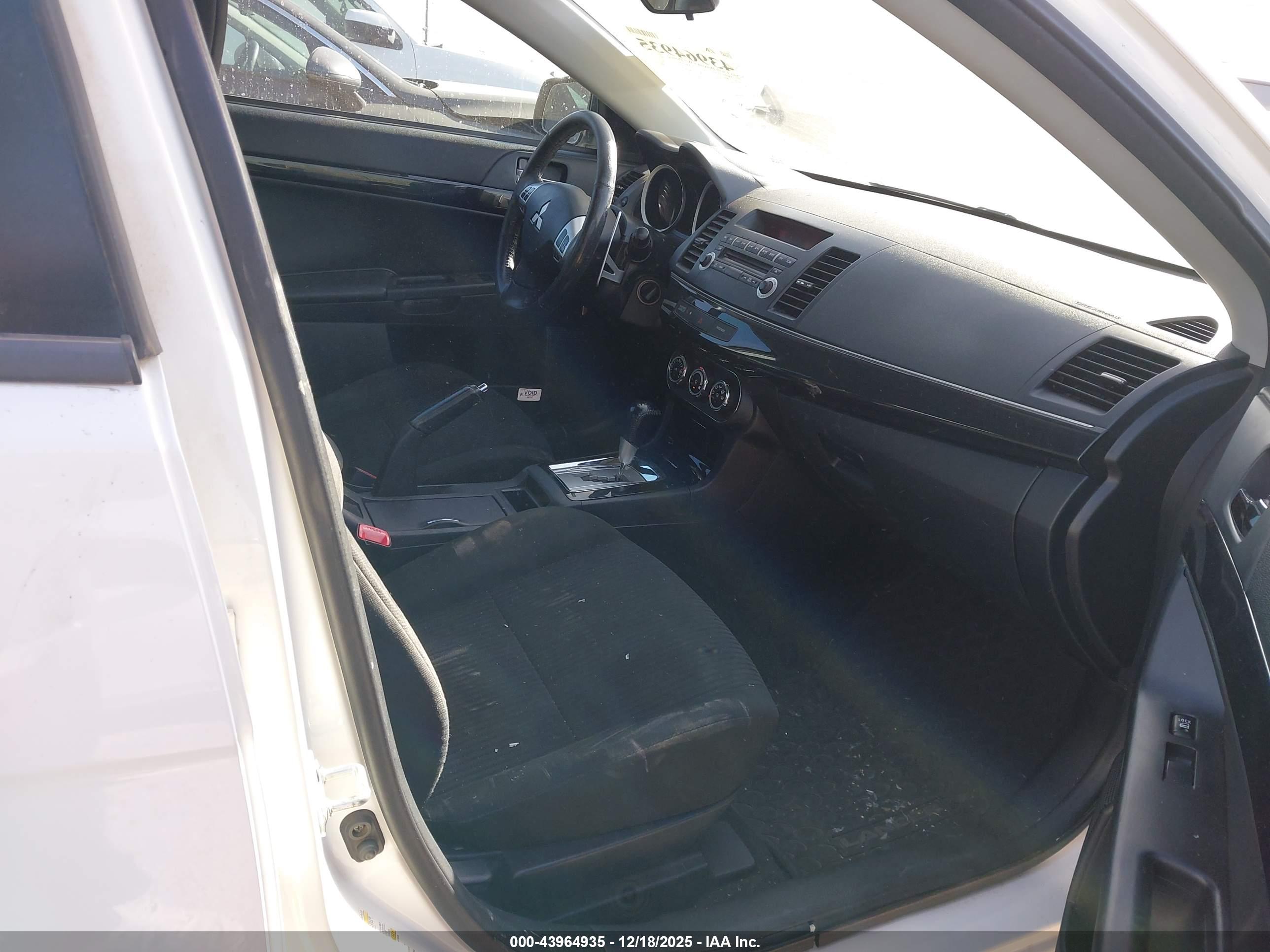 MITSUBISHI LANCER image 5