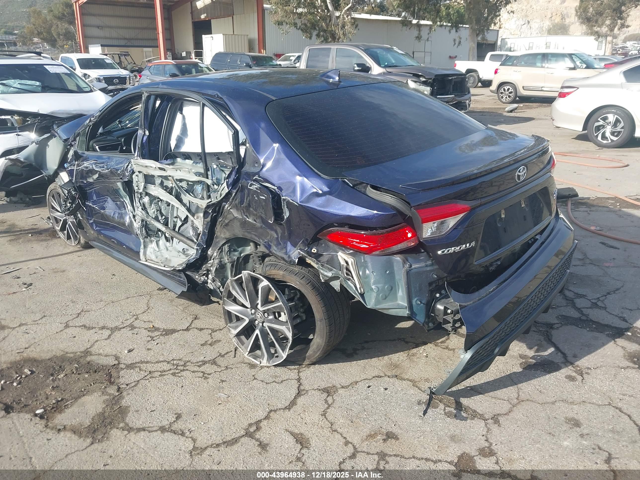 TOYOTA COROLLA image 3