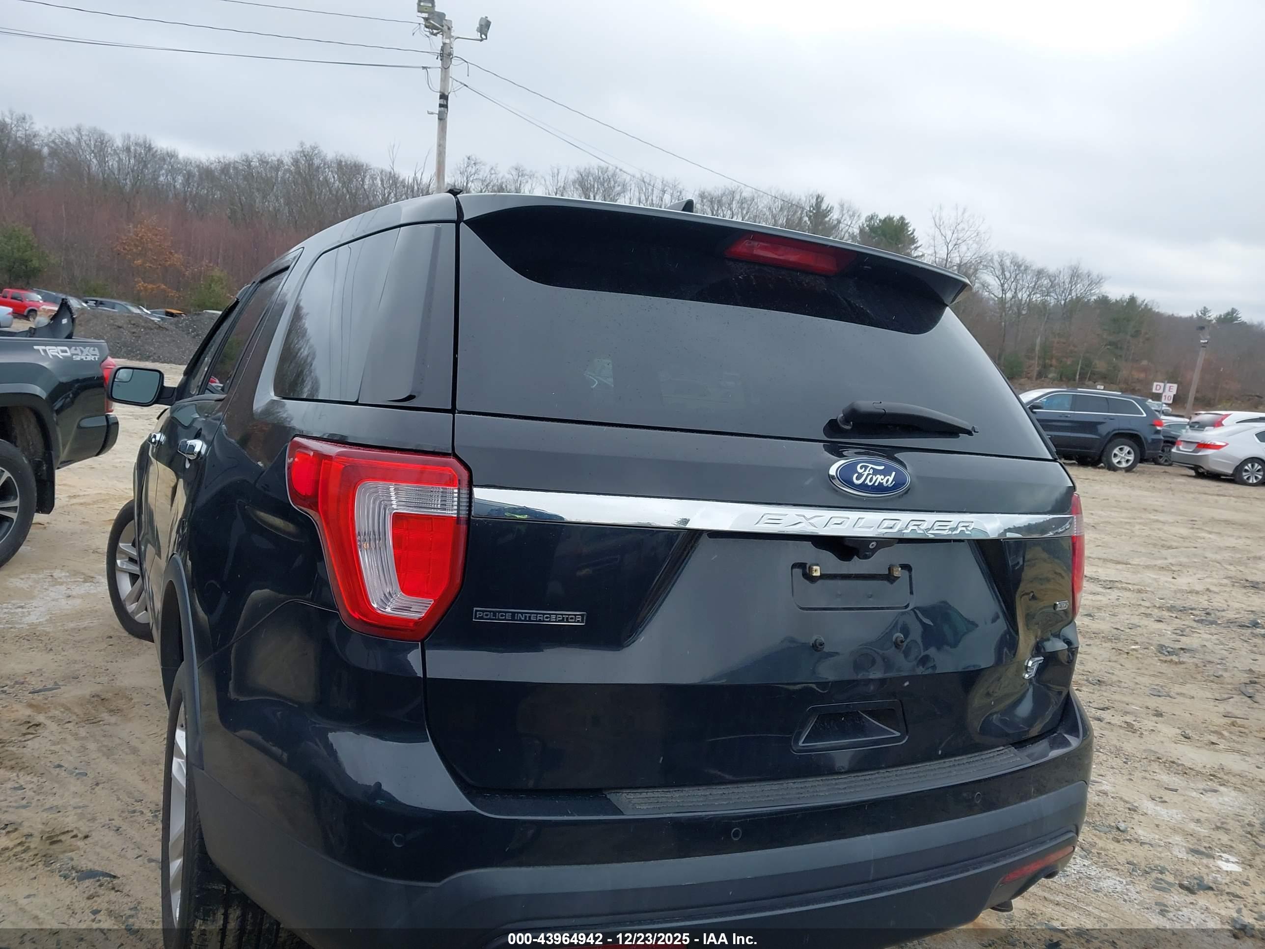 FORD UTILITY image 3