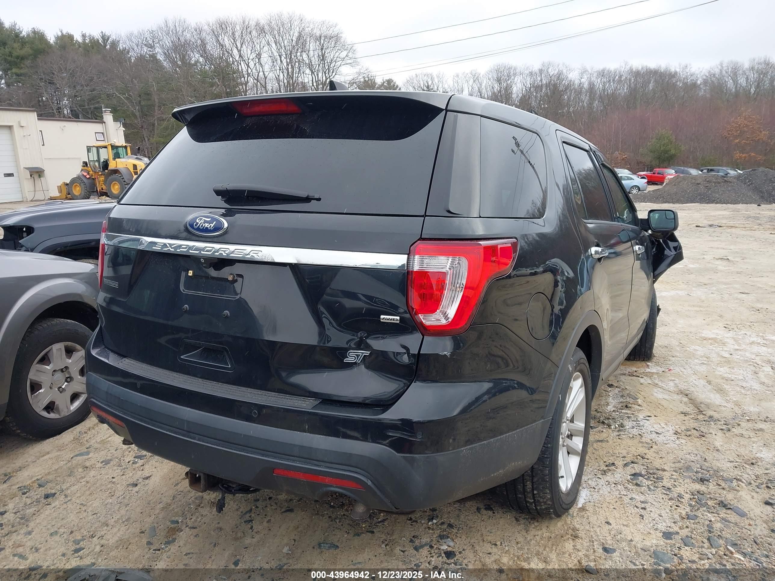 FORD UTILITY image 4