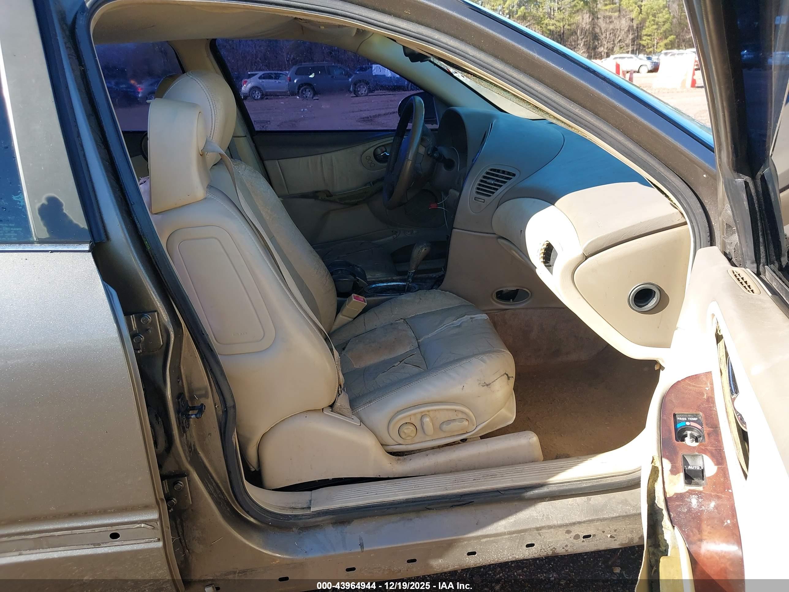 OLDSMOBILE AURORA image 5
