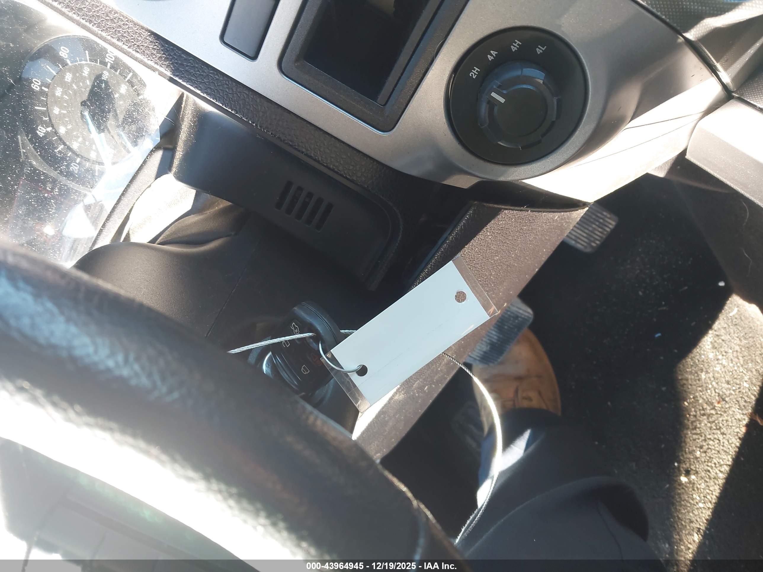 FORD EXPEDITION image 11