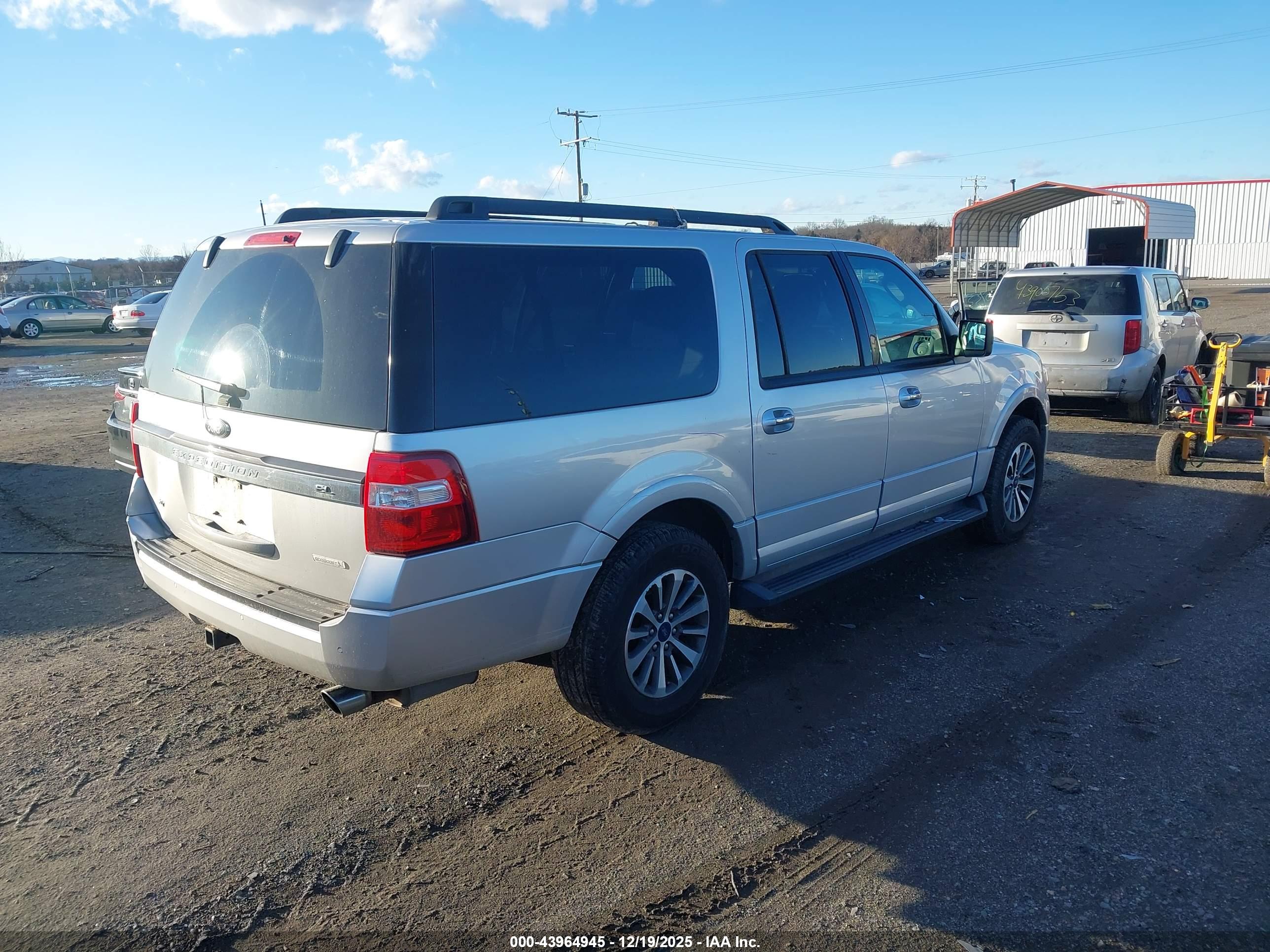 FORD EXPEDITION image 4