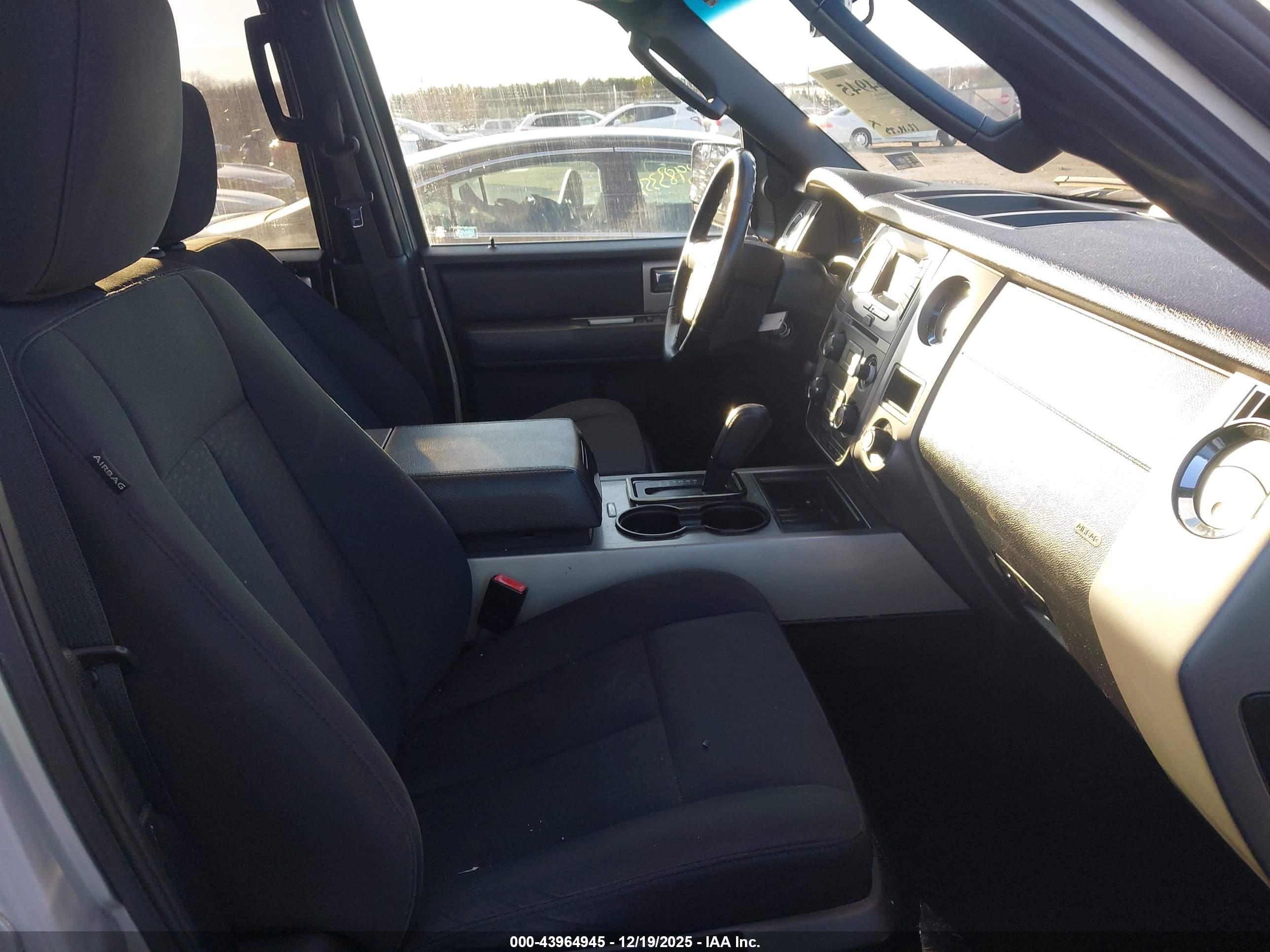 FORD EXPEDITION image 5