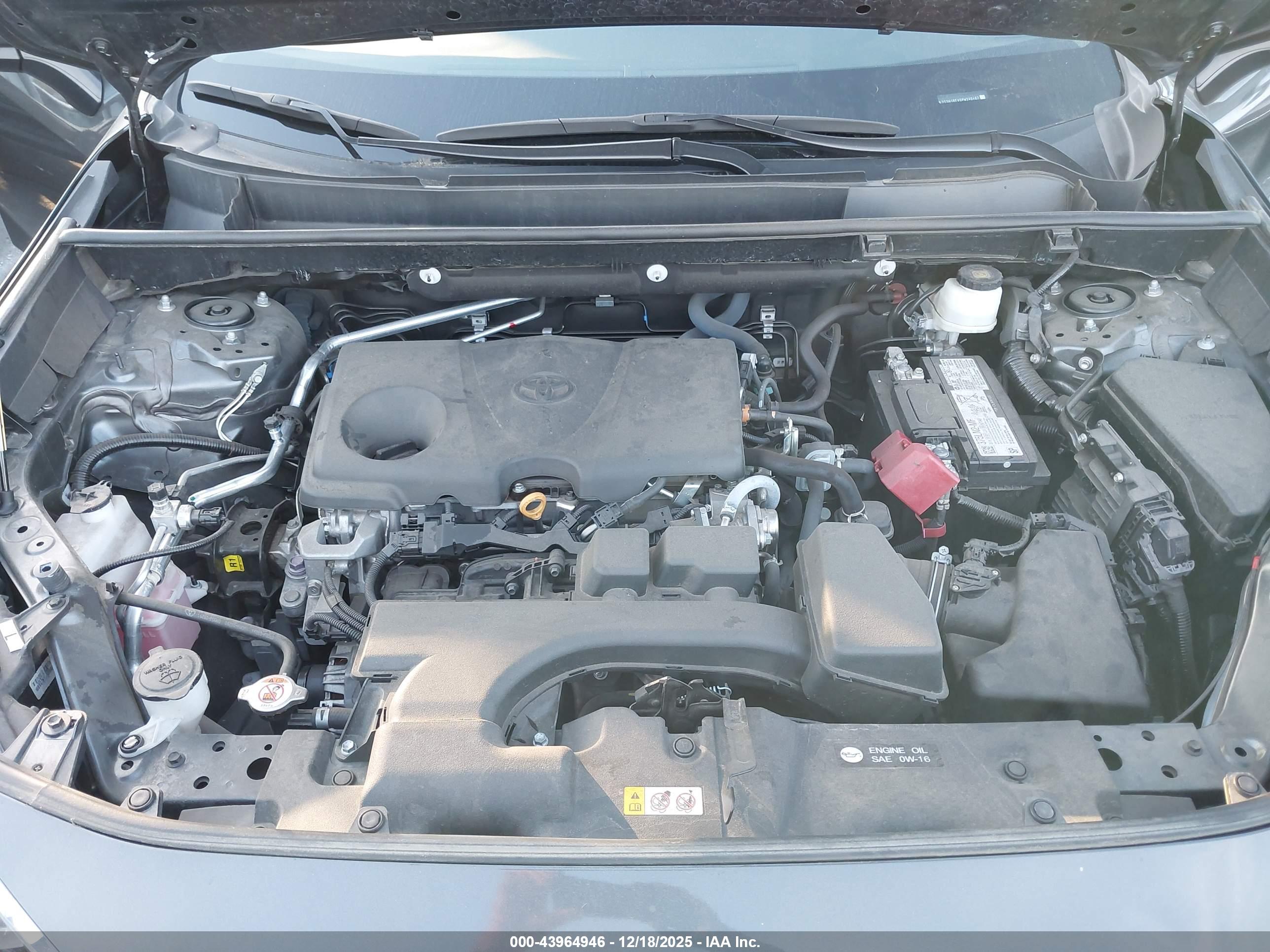 TOYOTA RAV4 image 10