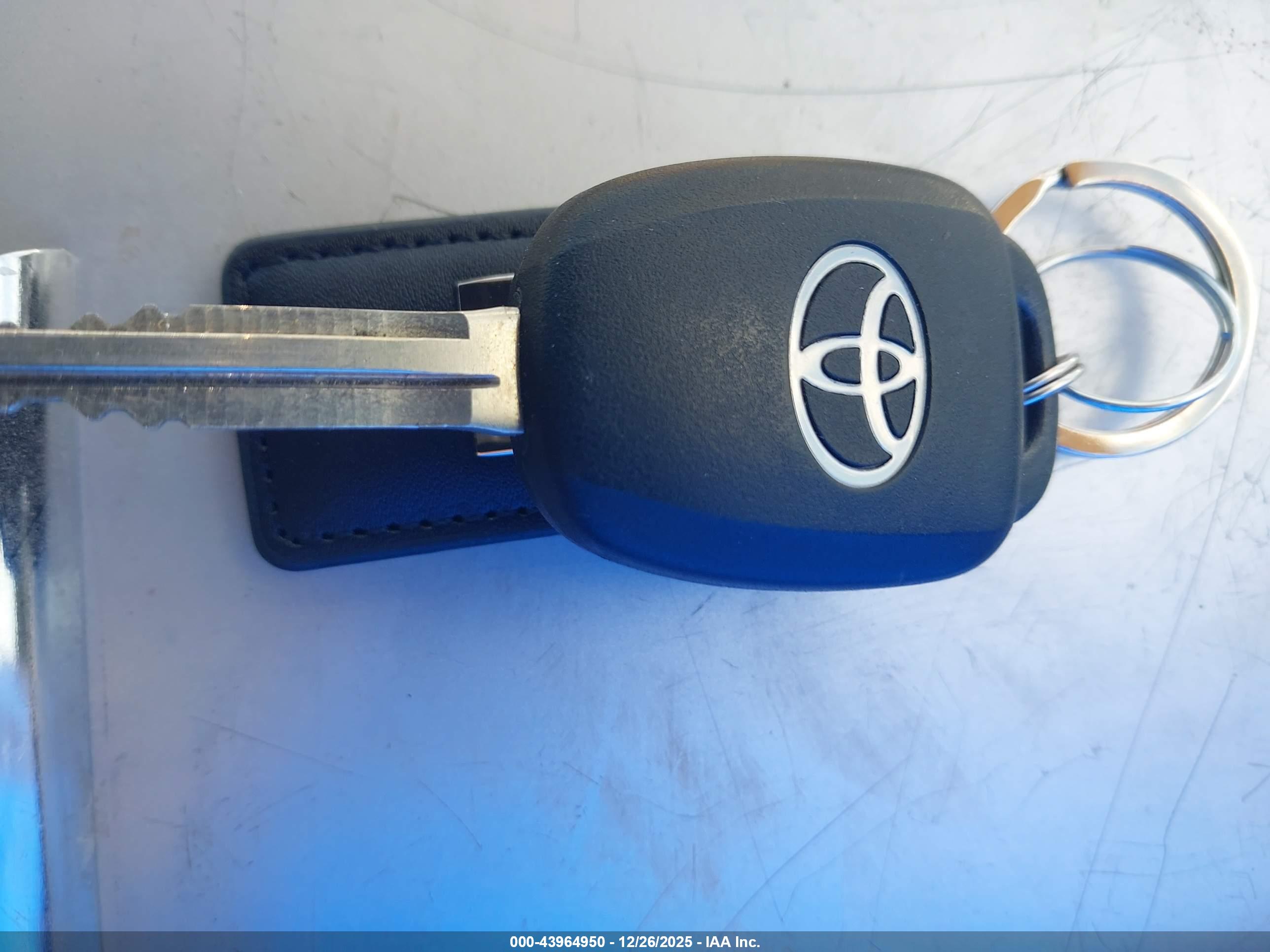 TOYOTA COROLLA image 11