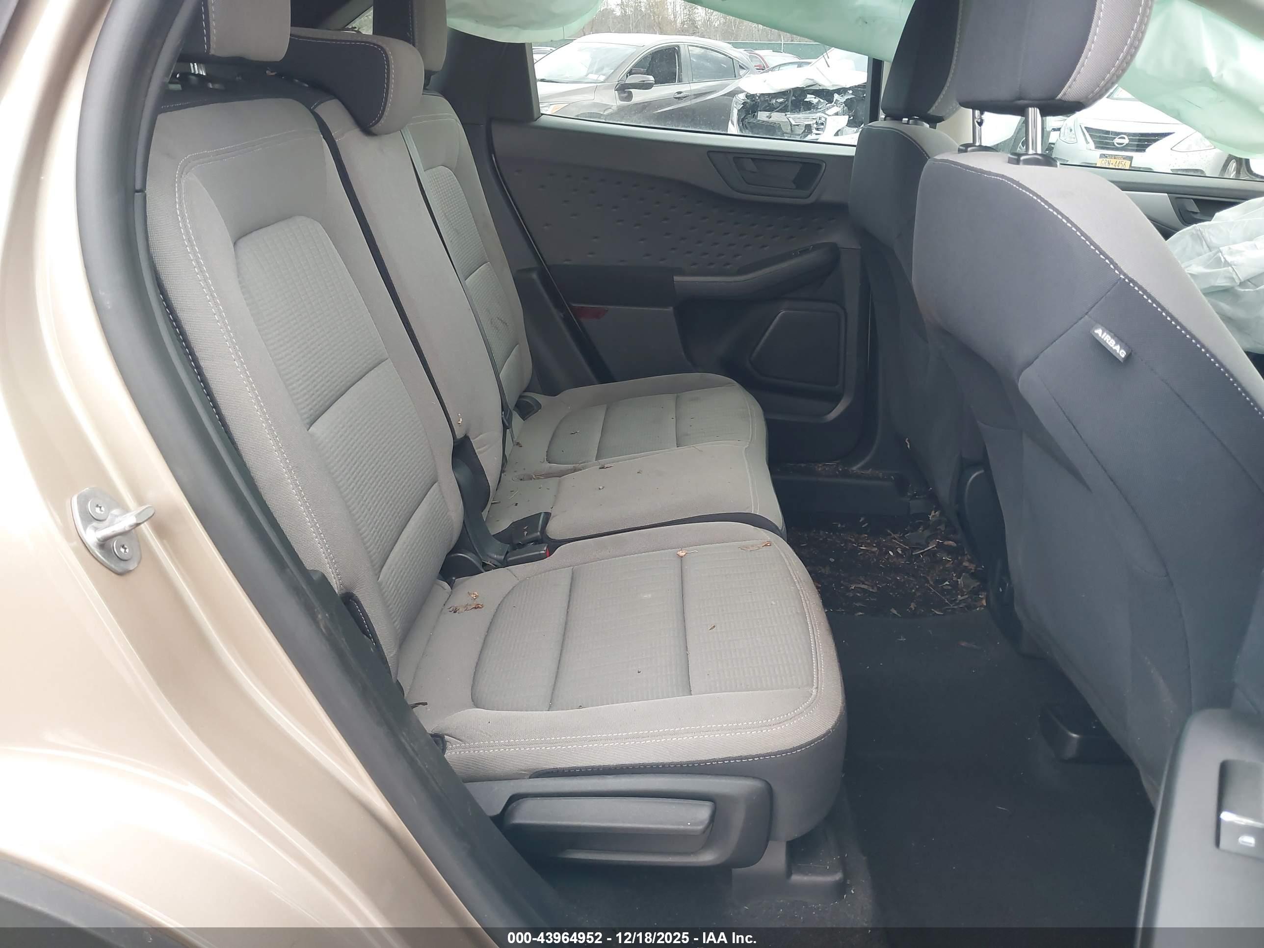 FORD ESCAPE image 8