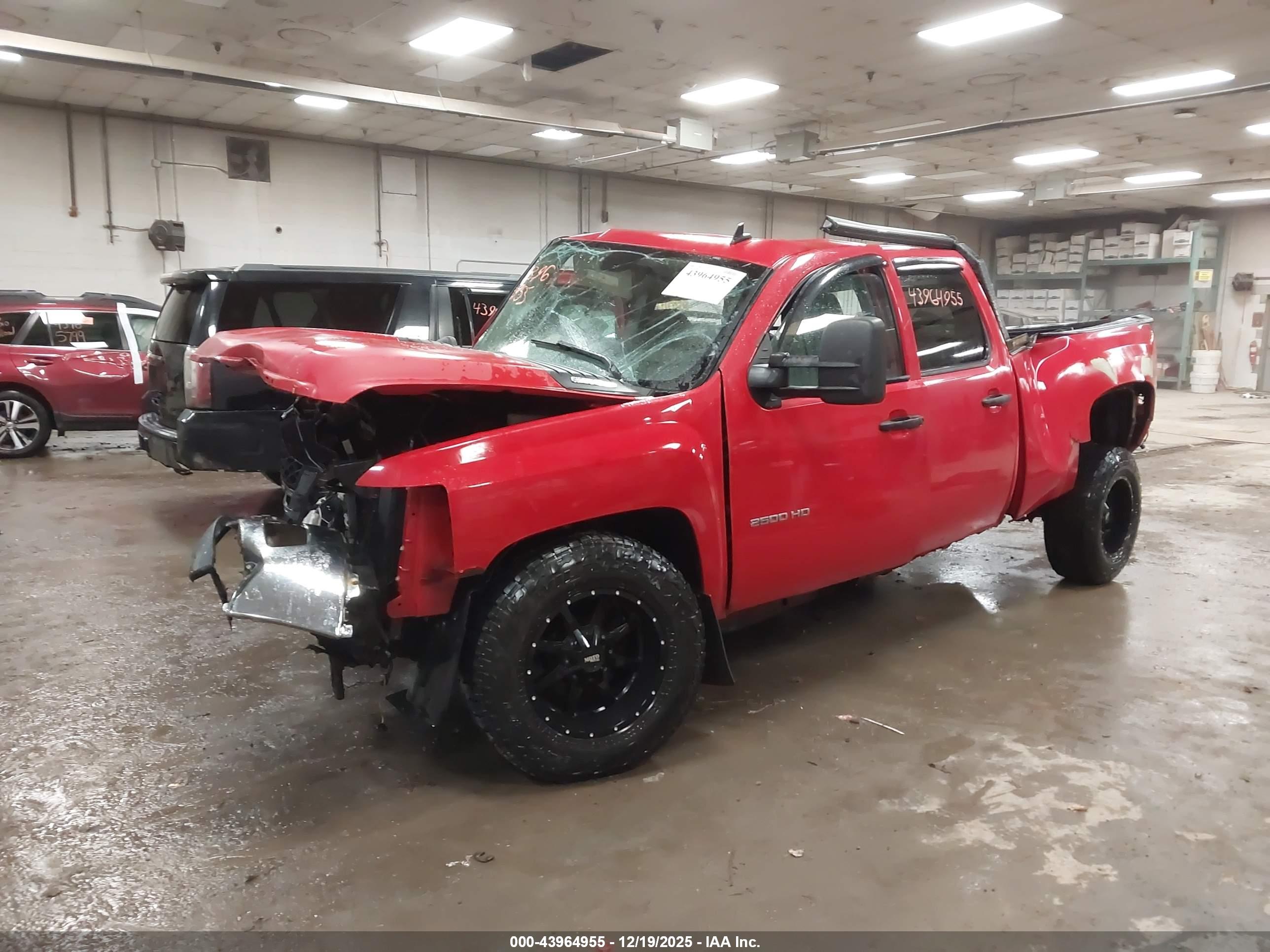 CHEVROLET SILVERADO image 2