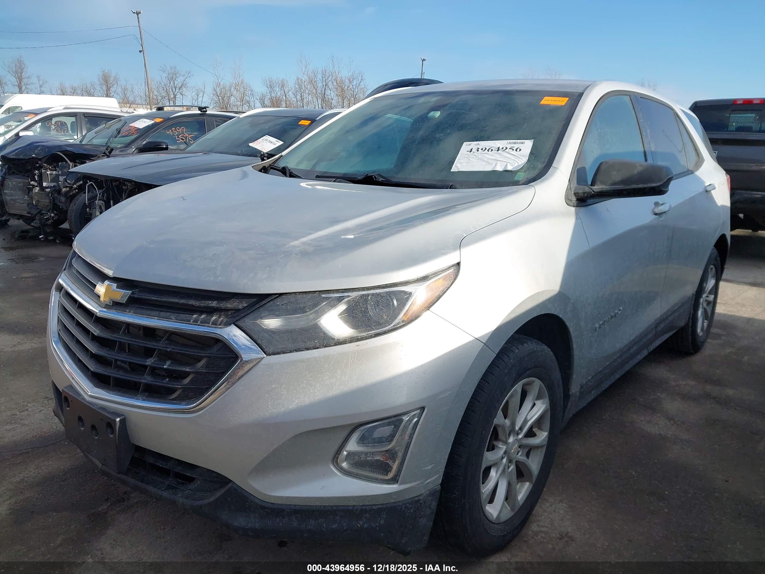 CHEVROLET EQUINOX image 2