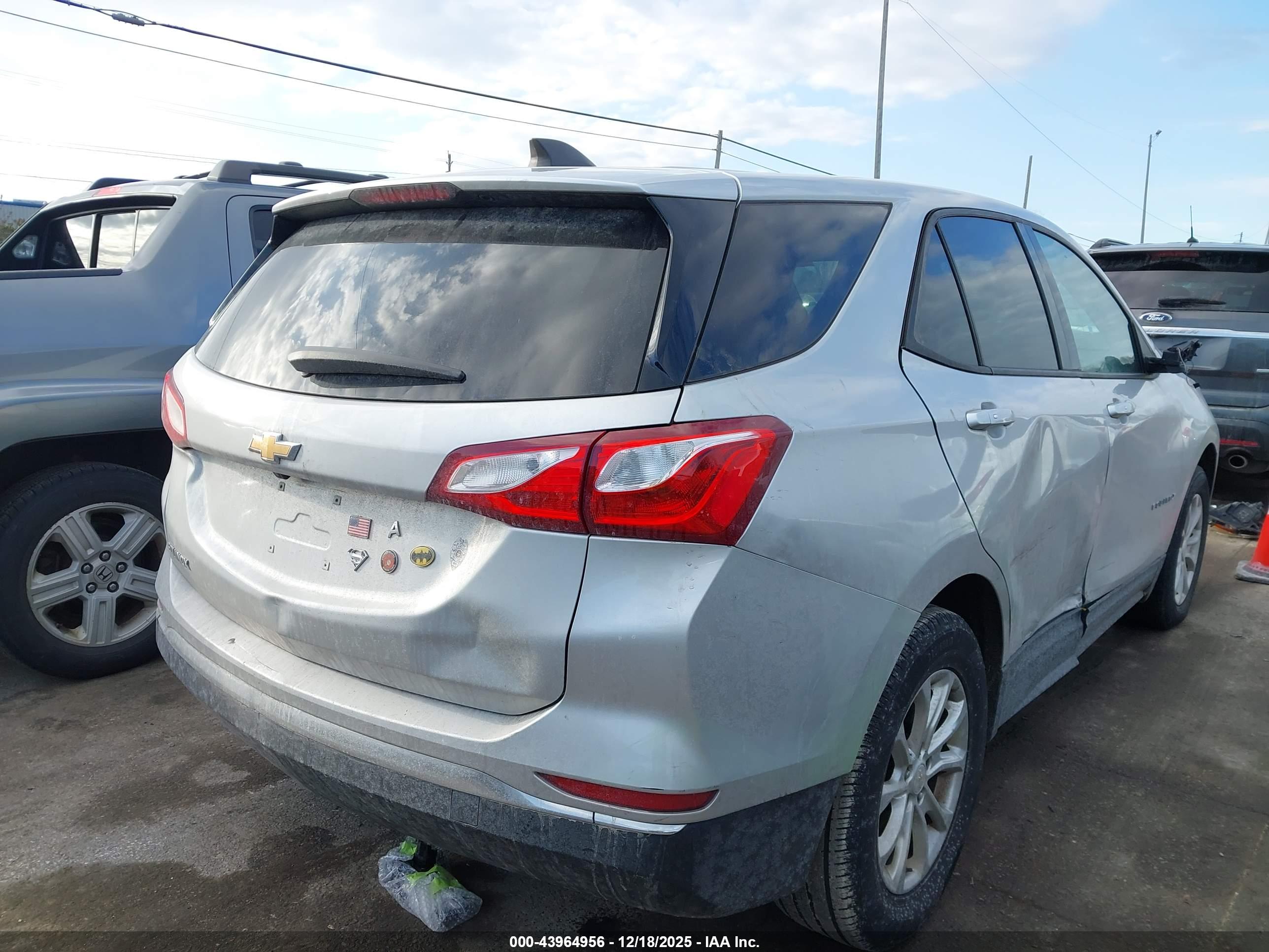 CHEVROLET EQUINOX image 4