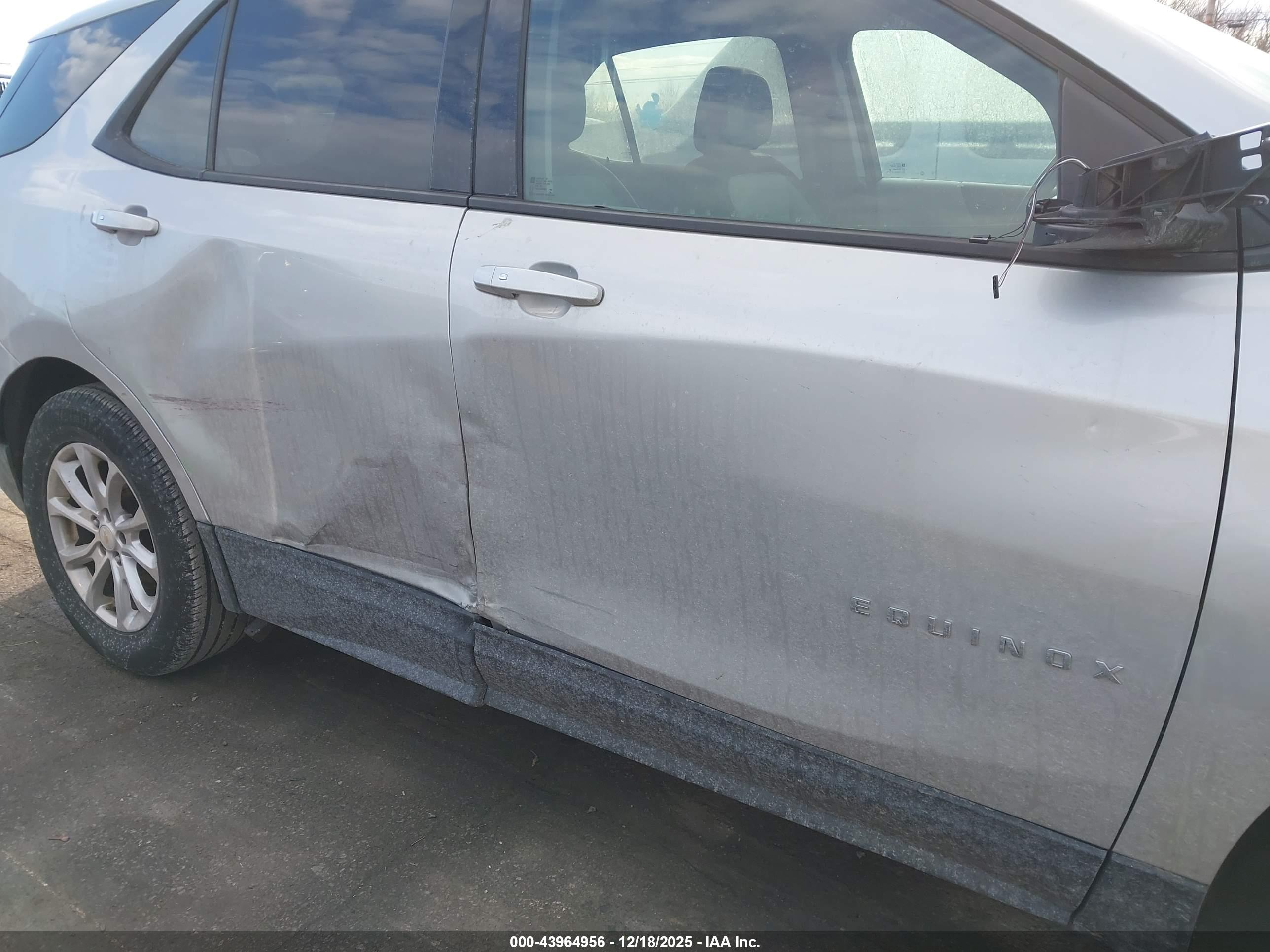 CHEVROLET EQUINOX image 6