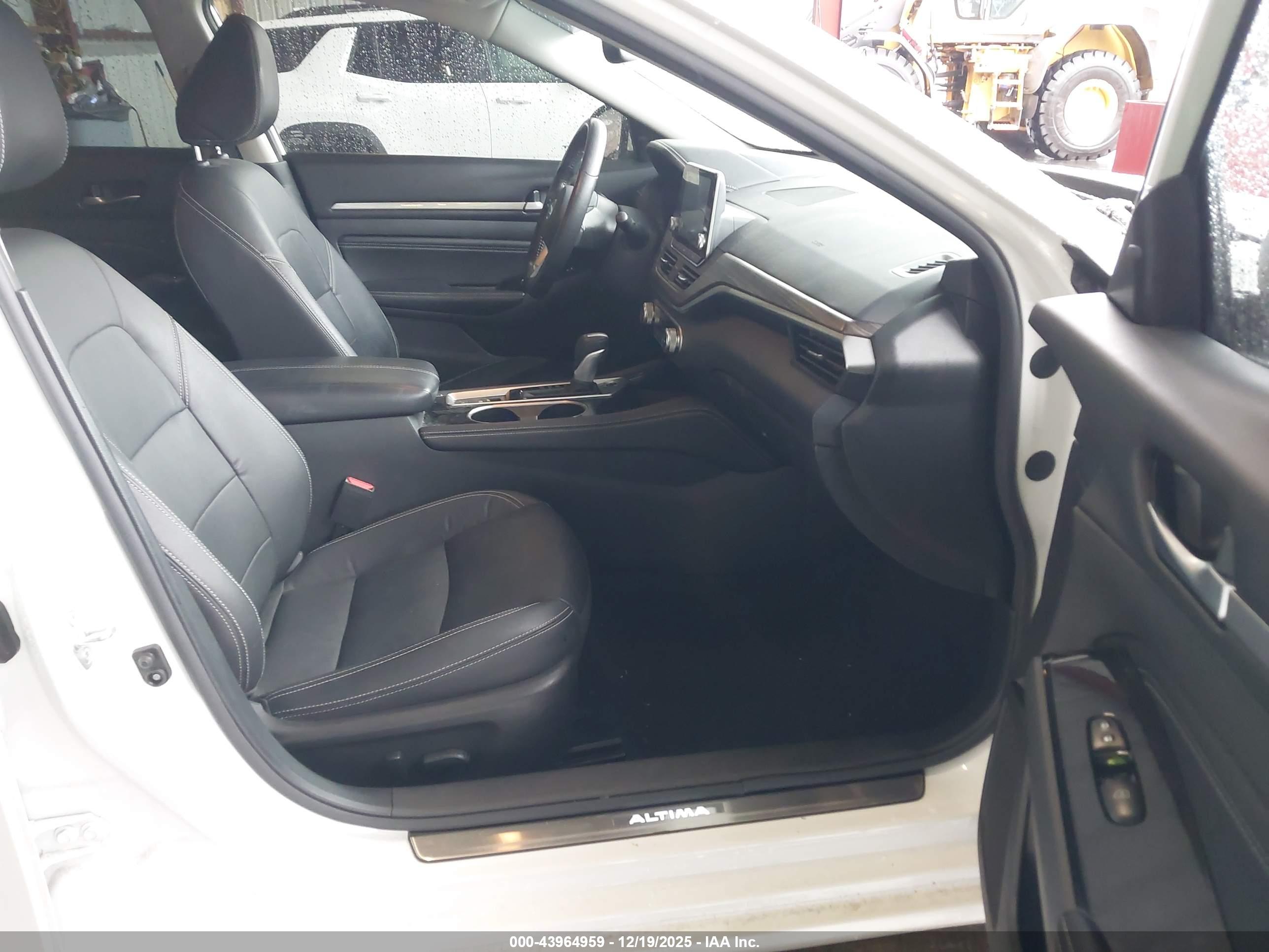 NISSAN ALTIMA image 5