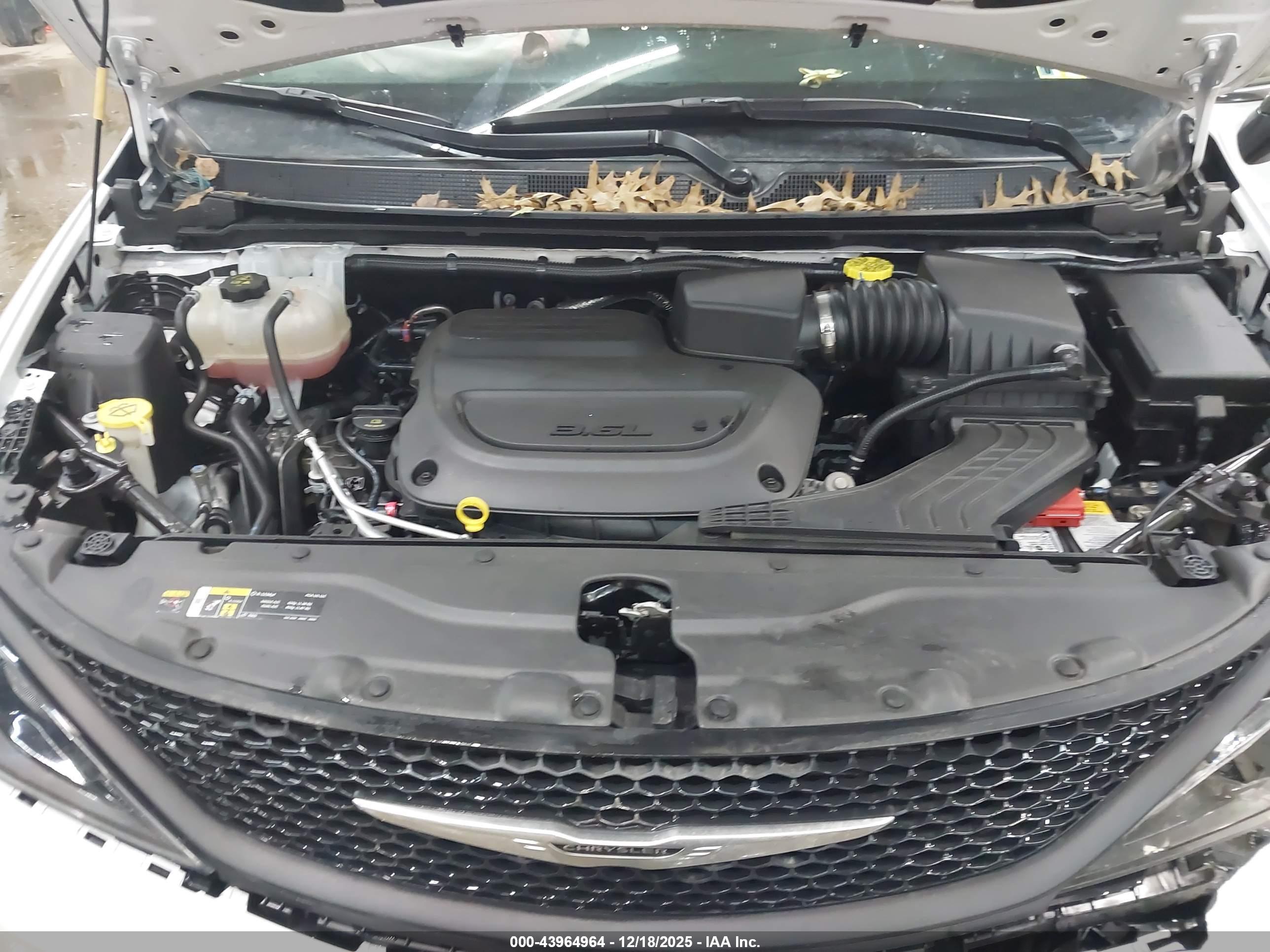 CHRYSLER VOYAGER image 10