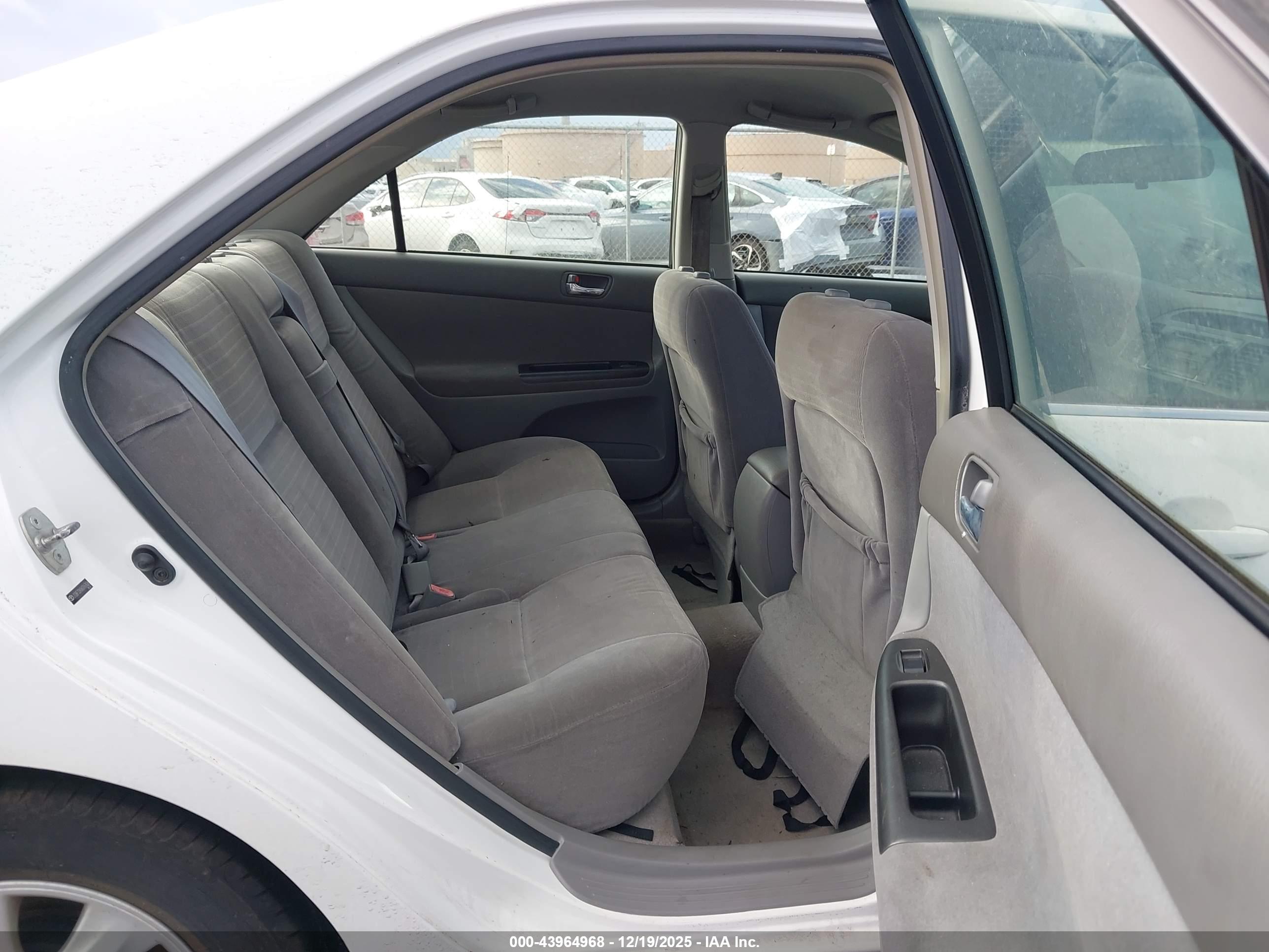 TOYOTA CAMRY image 8