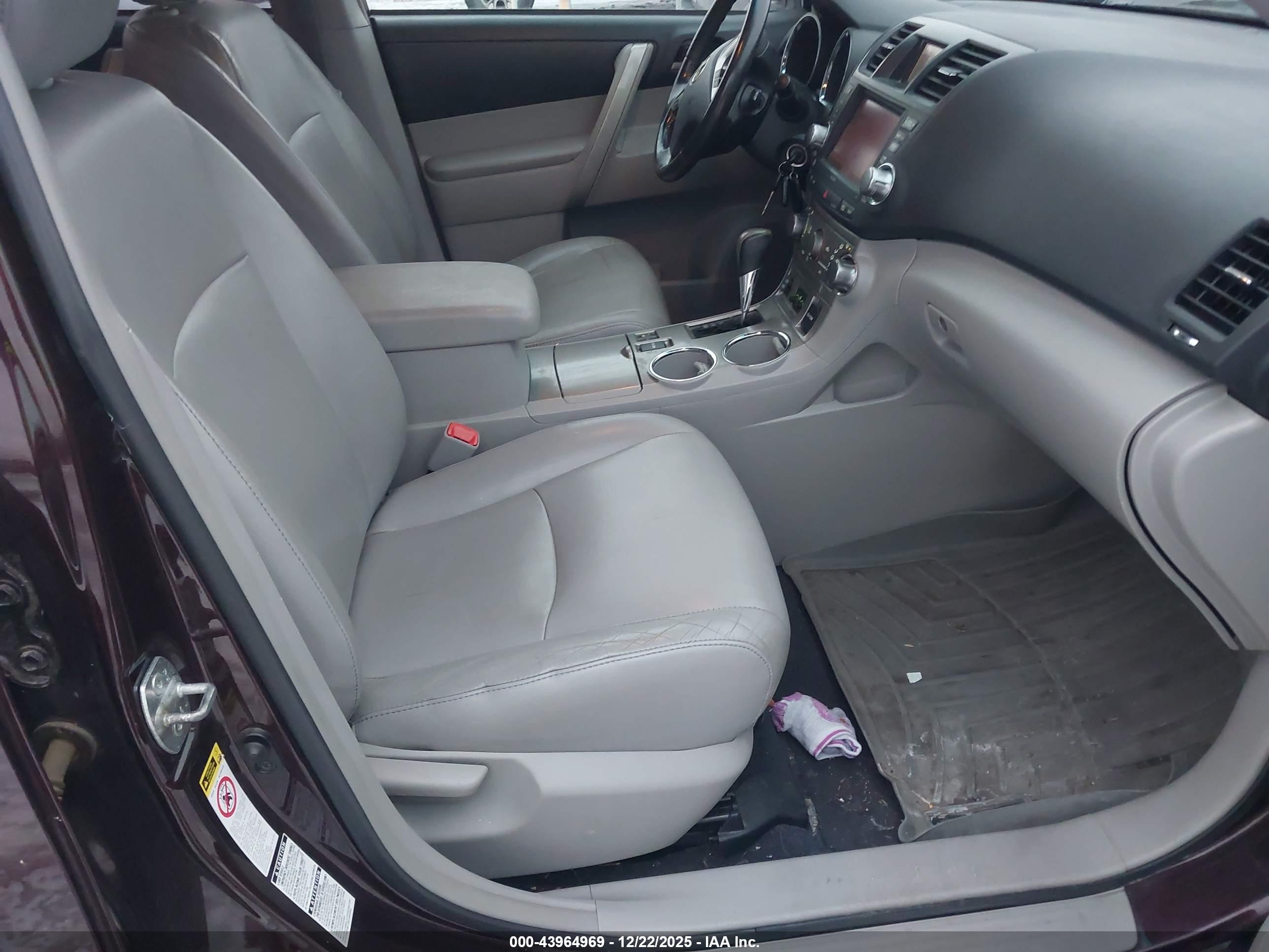 TOYOTA HIGHLANDER image 5